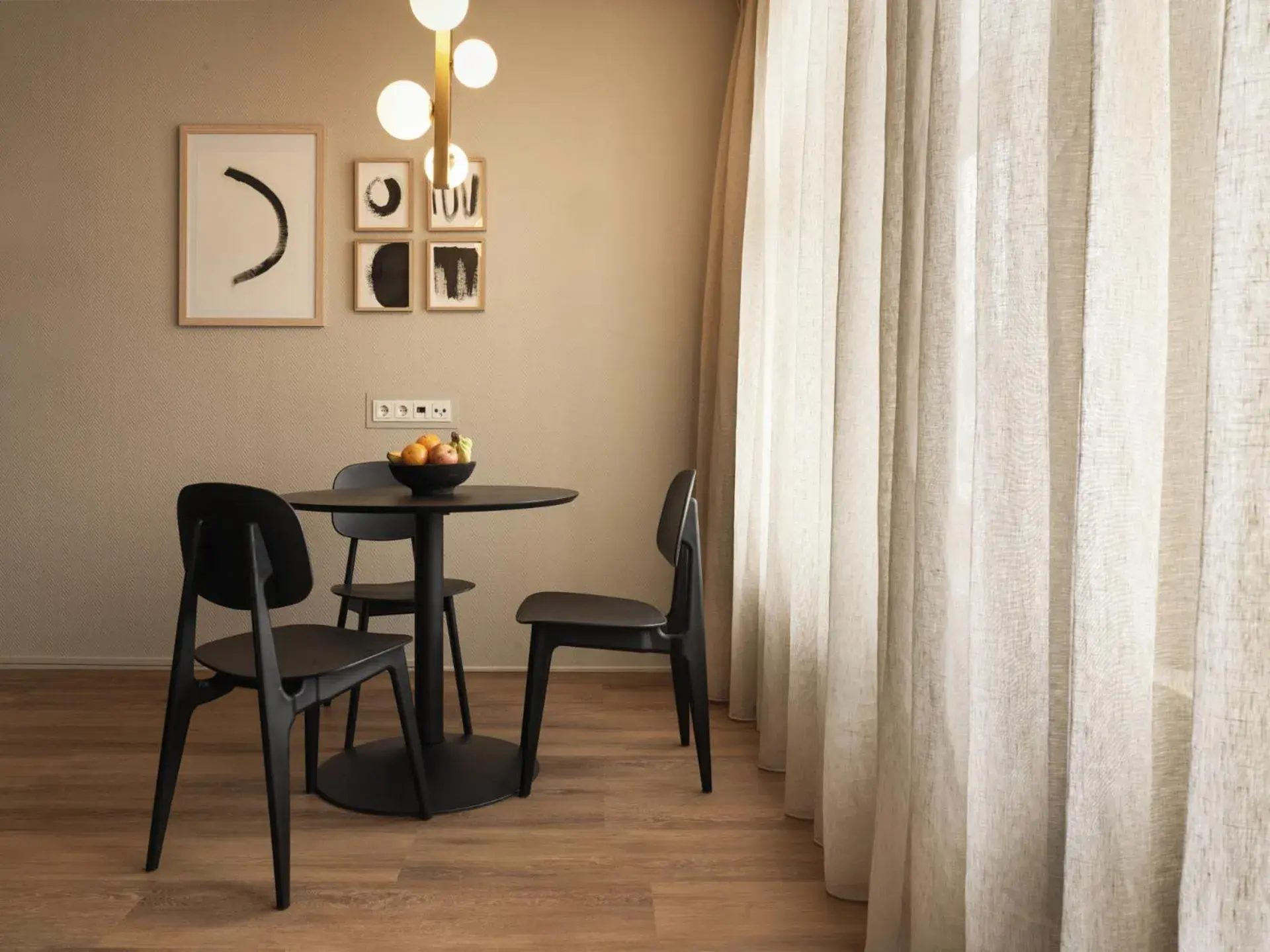 Bedroom, Dining Area in Townhouse Apartments Maastricht