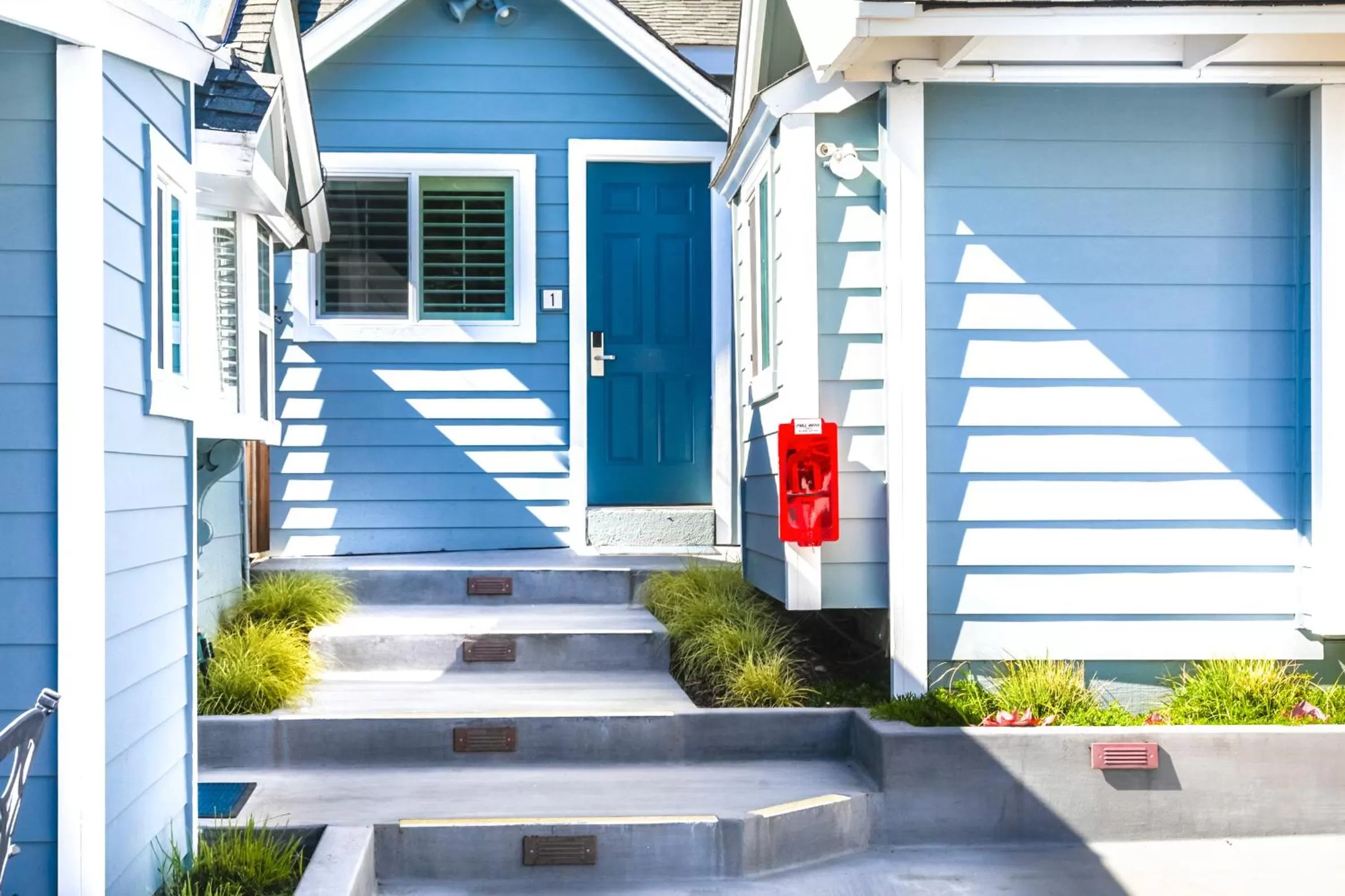 Facade/entrance in Ocean Echo Inn & Beach Cottages