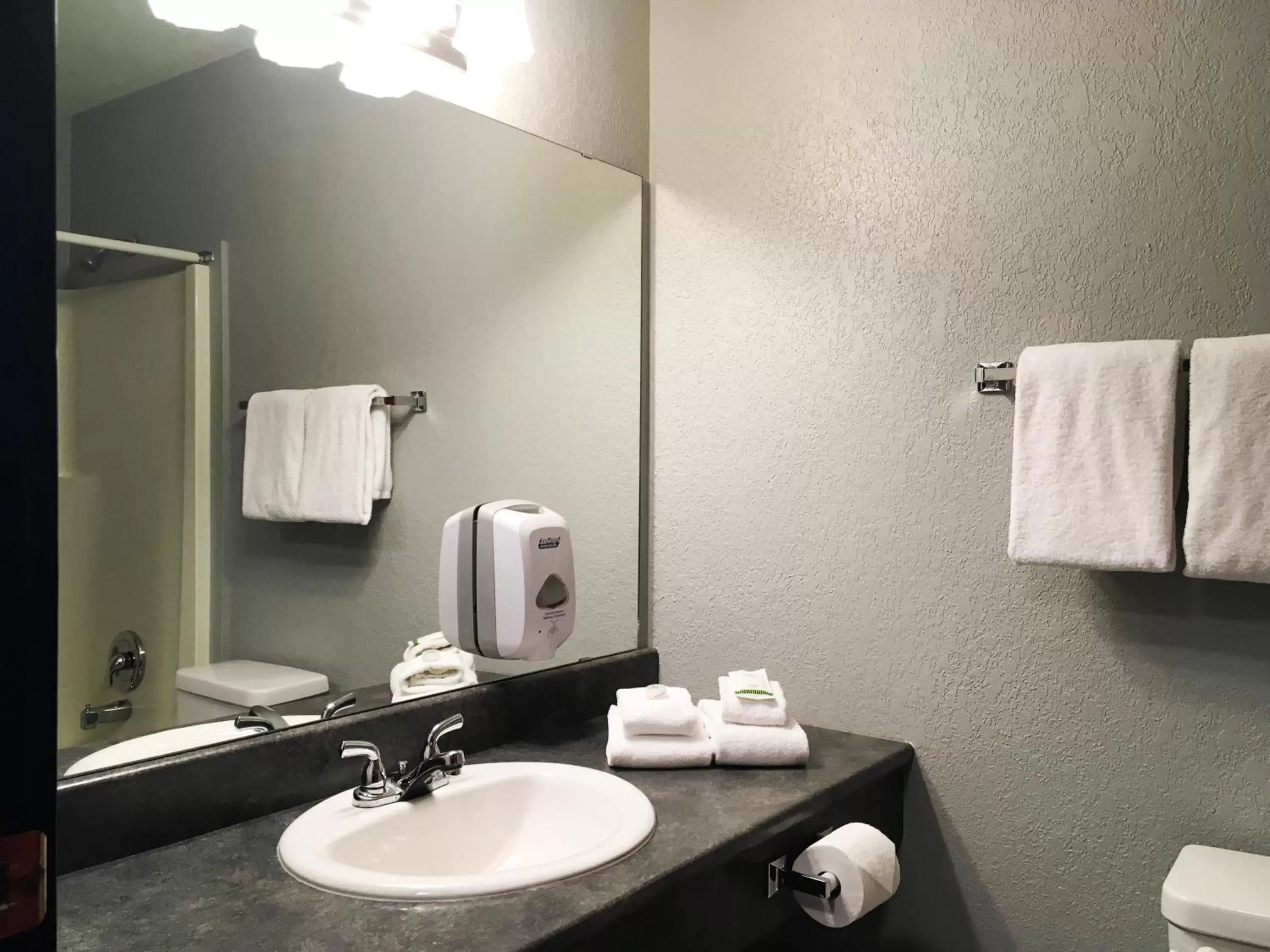 Bathroom in The Bulldog Hotel