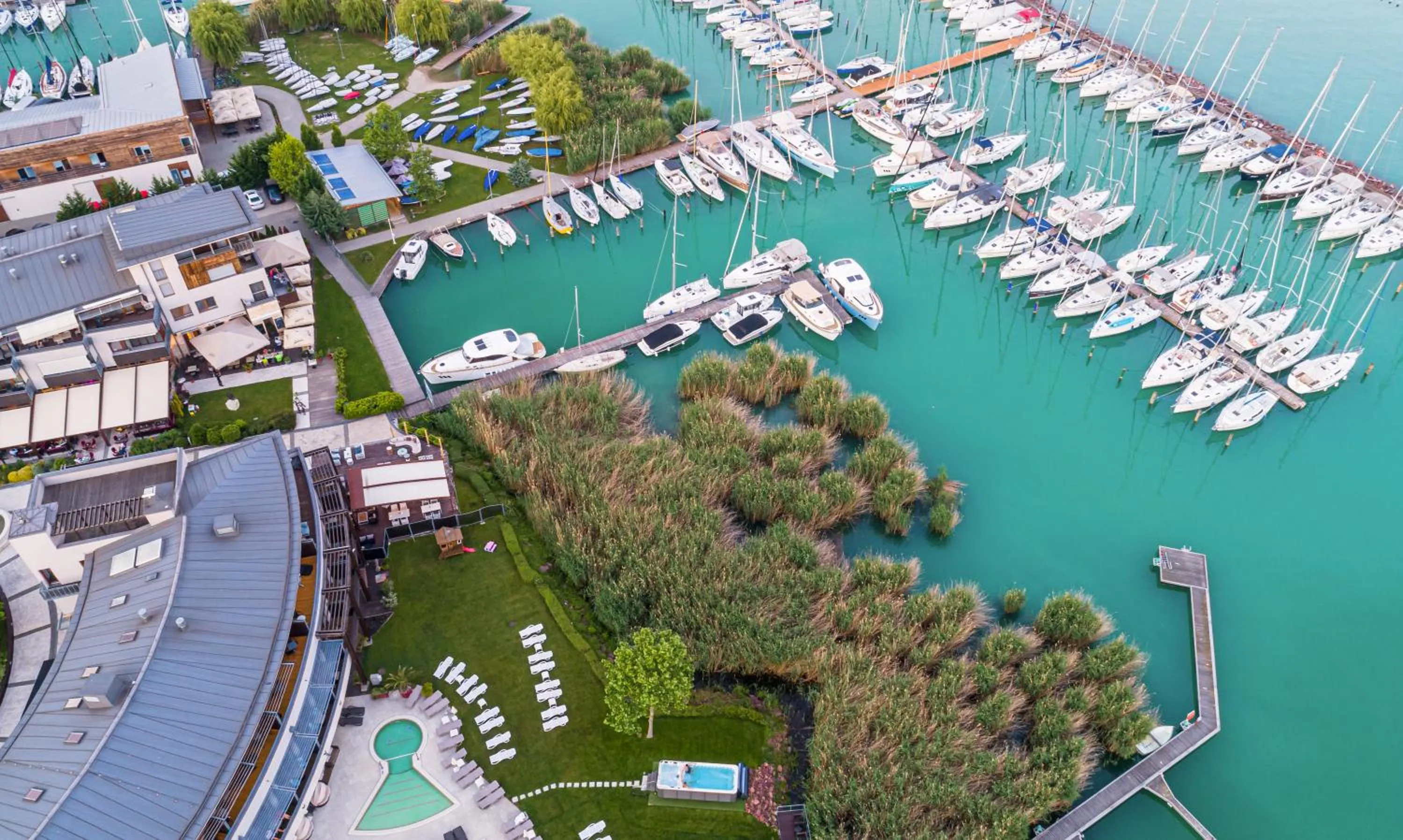 Bird's eye view in Hotel Golden Lake Resort