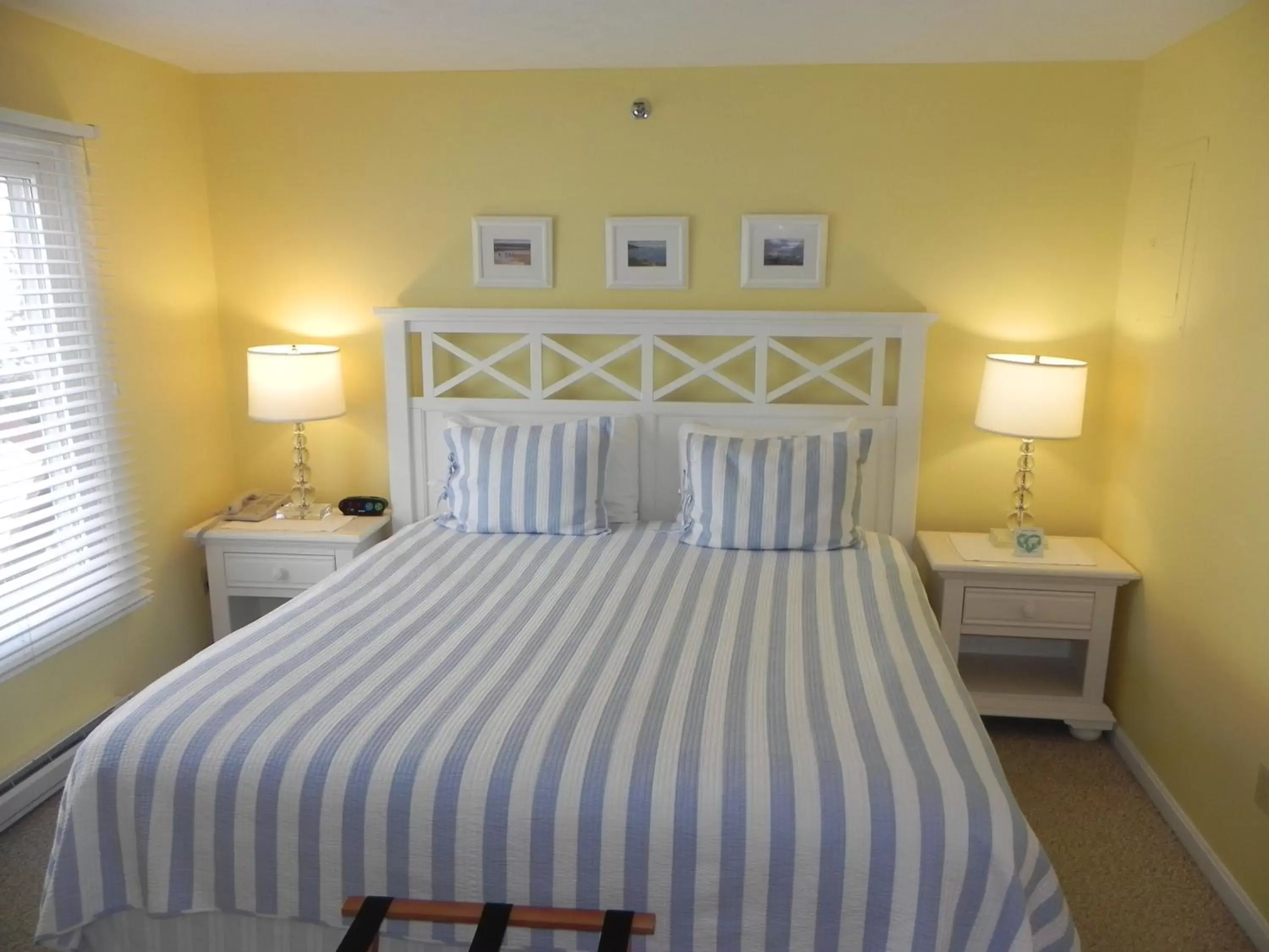 Bedroom, Bed in Elmwood Resort Hotel