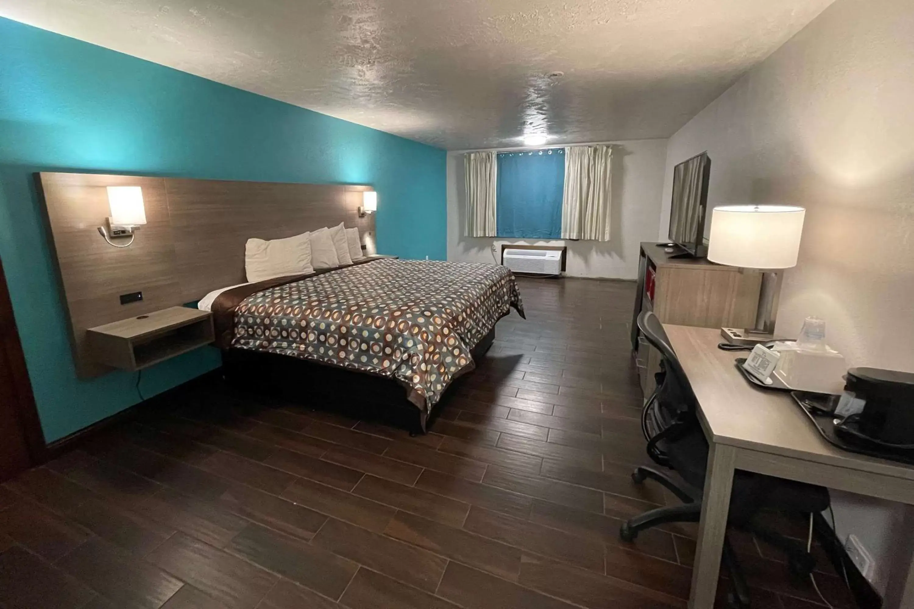 Photo of the whole room, Bed in Baymont by Wyndham Bellevue - Omaha