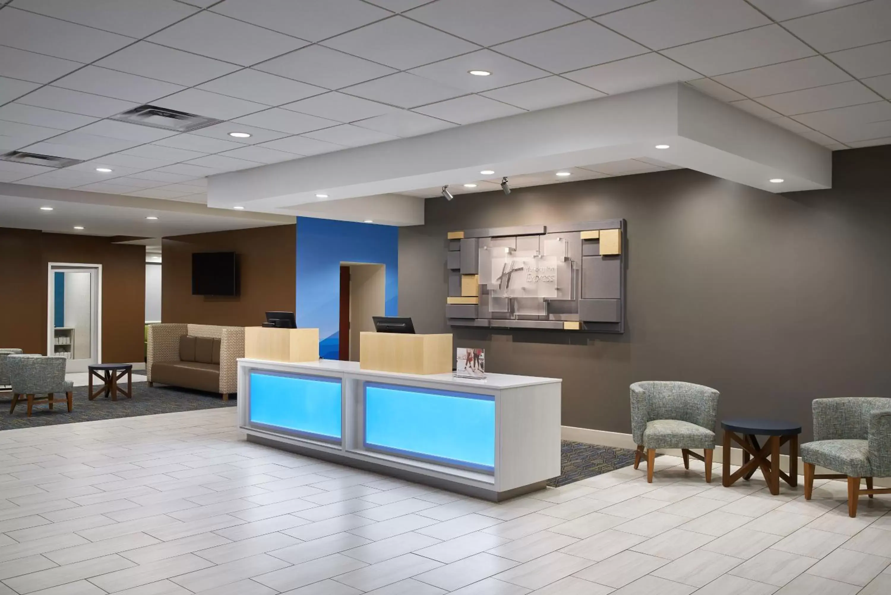 Property building, Lobby/Reception in Holiday Inn Express - Richmond Downtown, an IHG Hotel