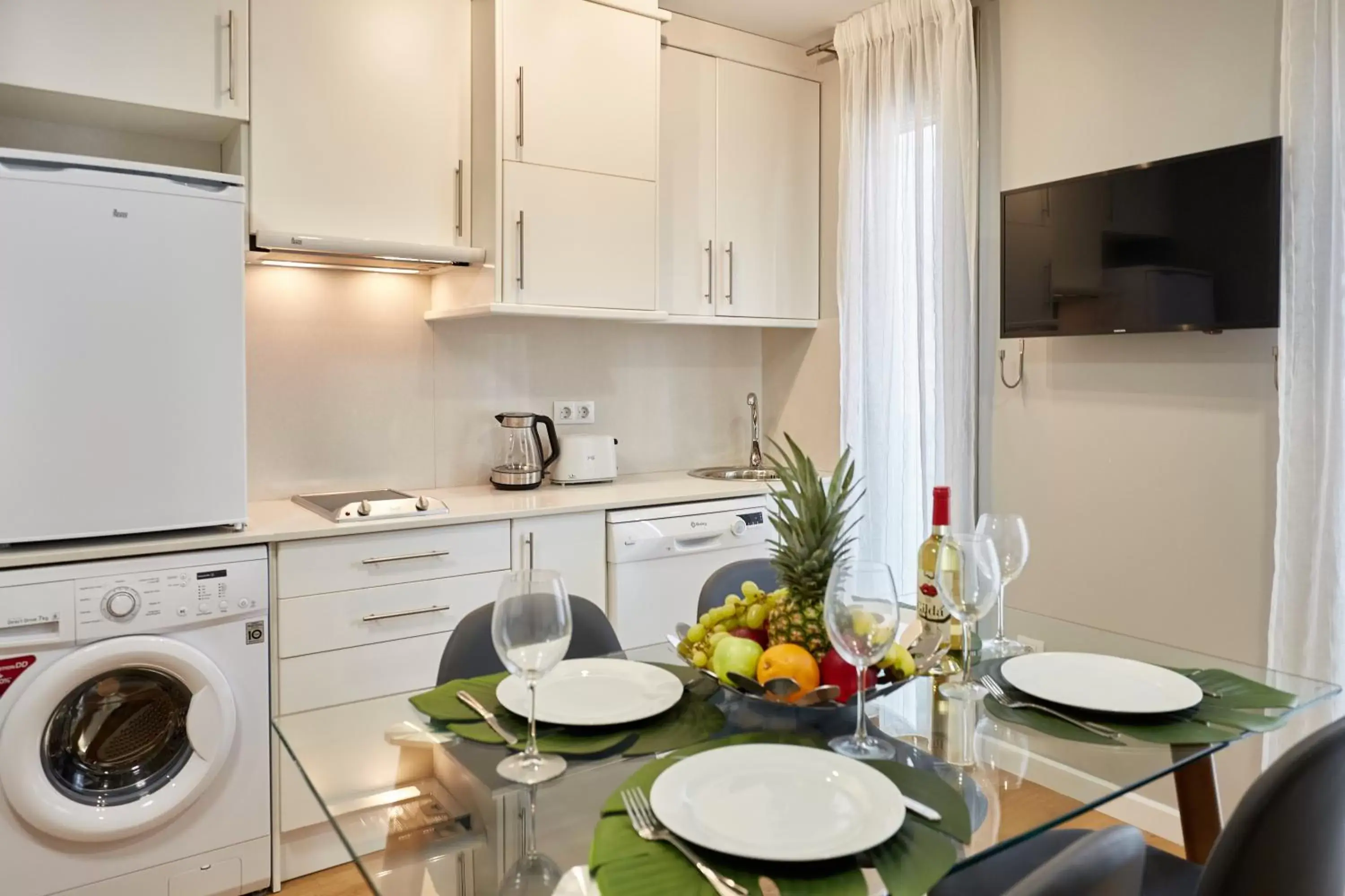 Communal kitchen, Kitchen/Kitchenette in Apart-hotel Happy Life