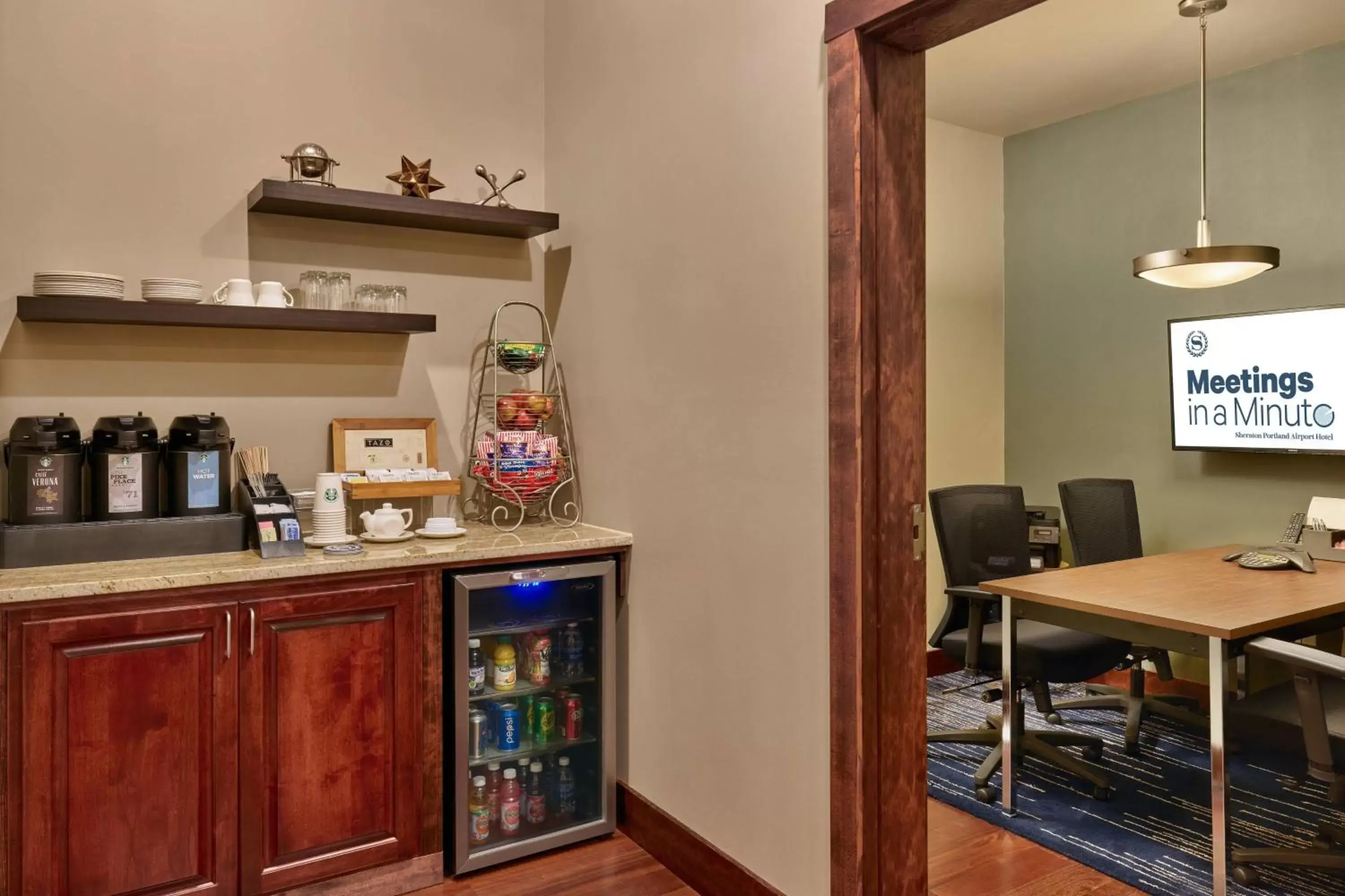 Meeting/conference room in Sheraton Portland Airport Hotel