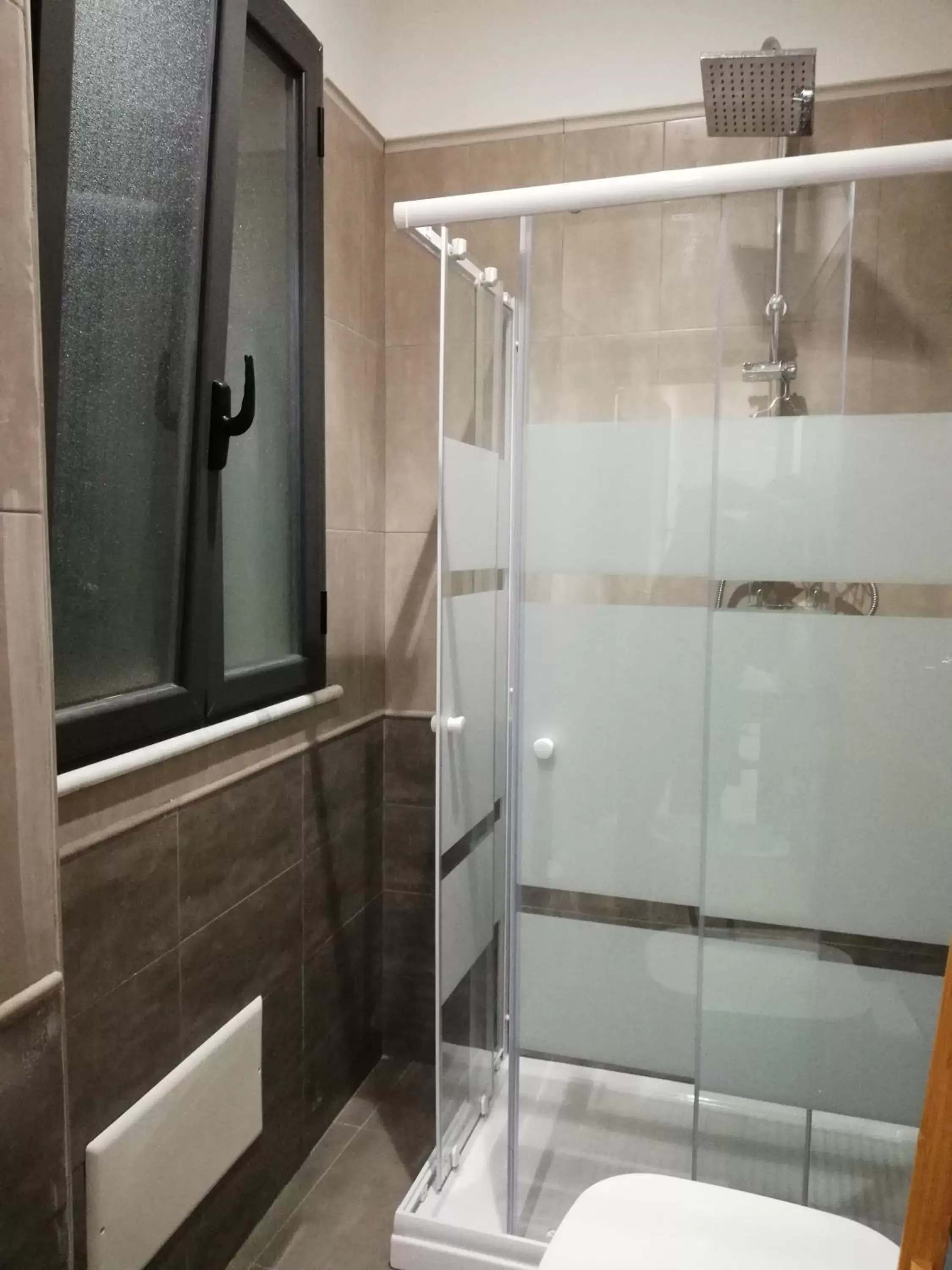 Shower, Bathroom in B&B Controtempo