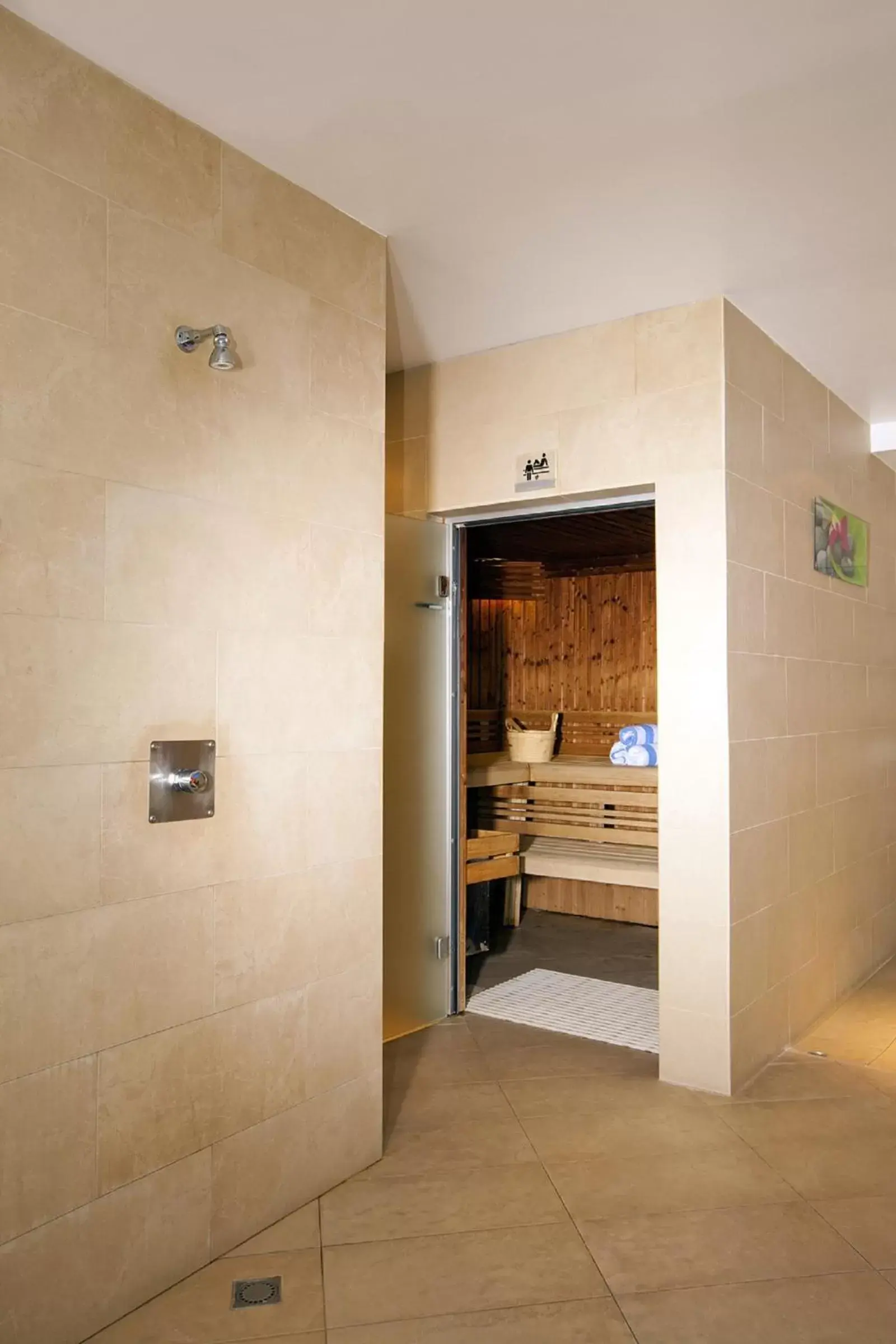 Spa and wellness centre/facilities in Residhome Paris-Massy Spa and wellness centre/facilities in Residhome Paris-Massy