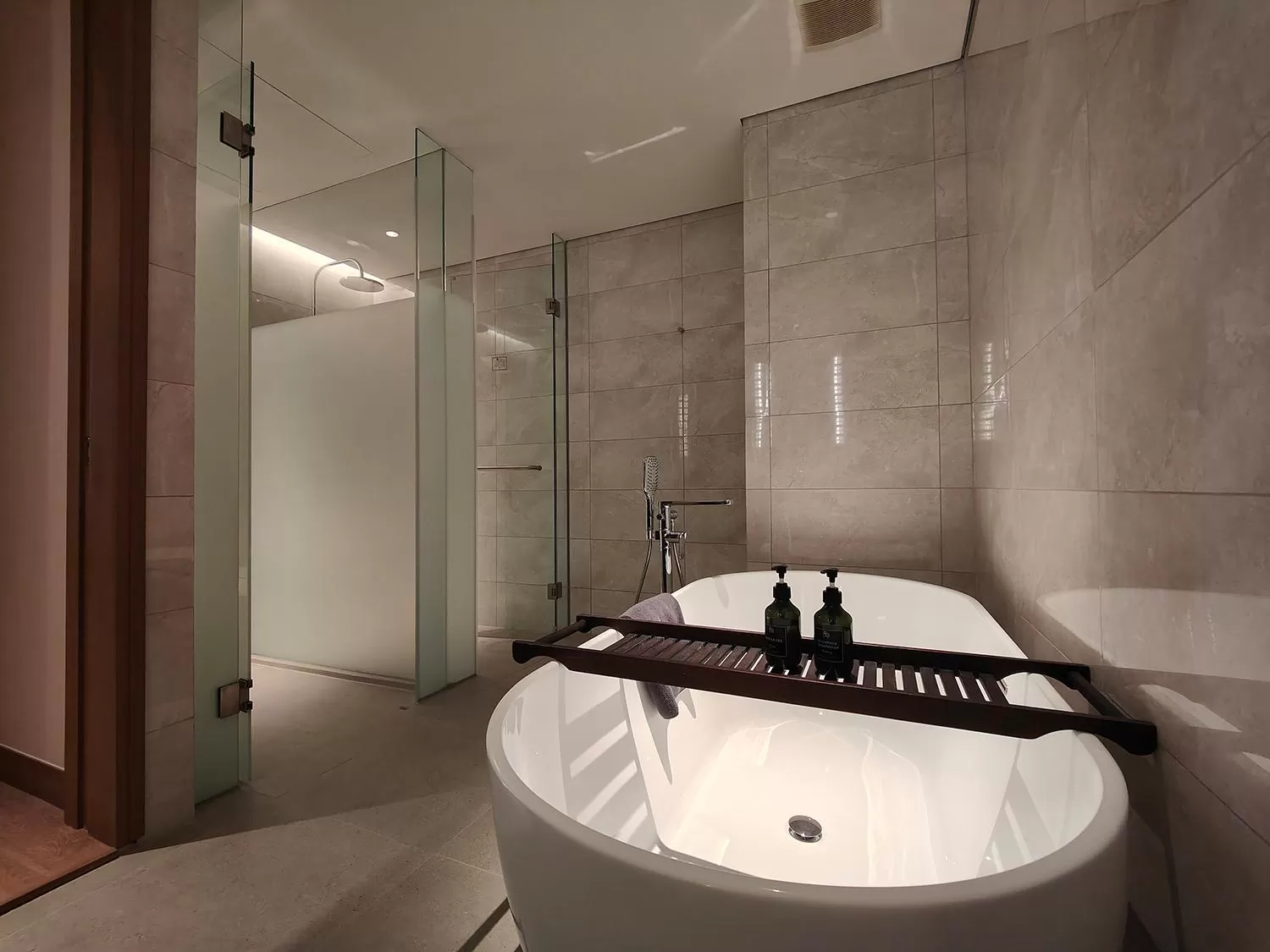 Ra Suites Simatupang