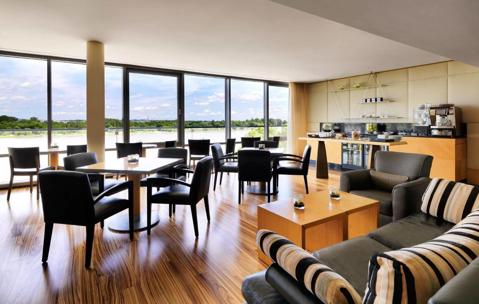 Twin Room - Club Access in Hyatt Regency Mainz