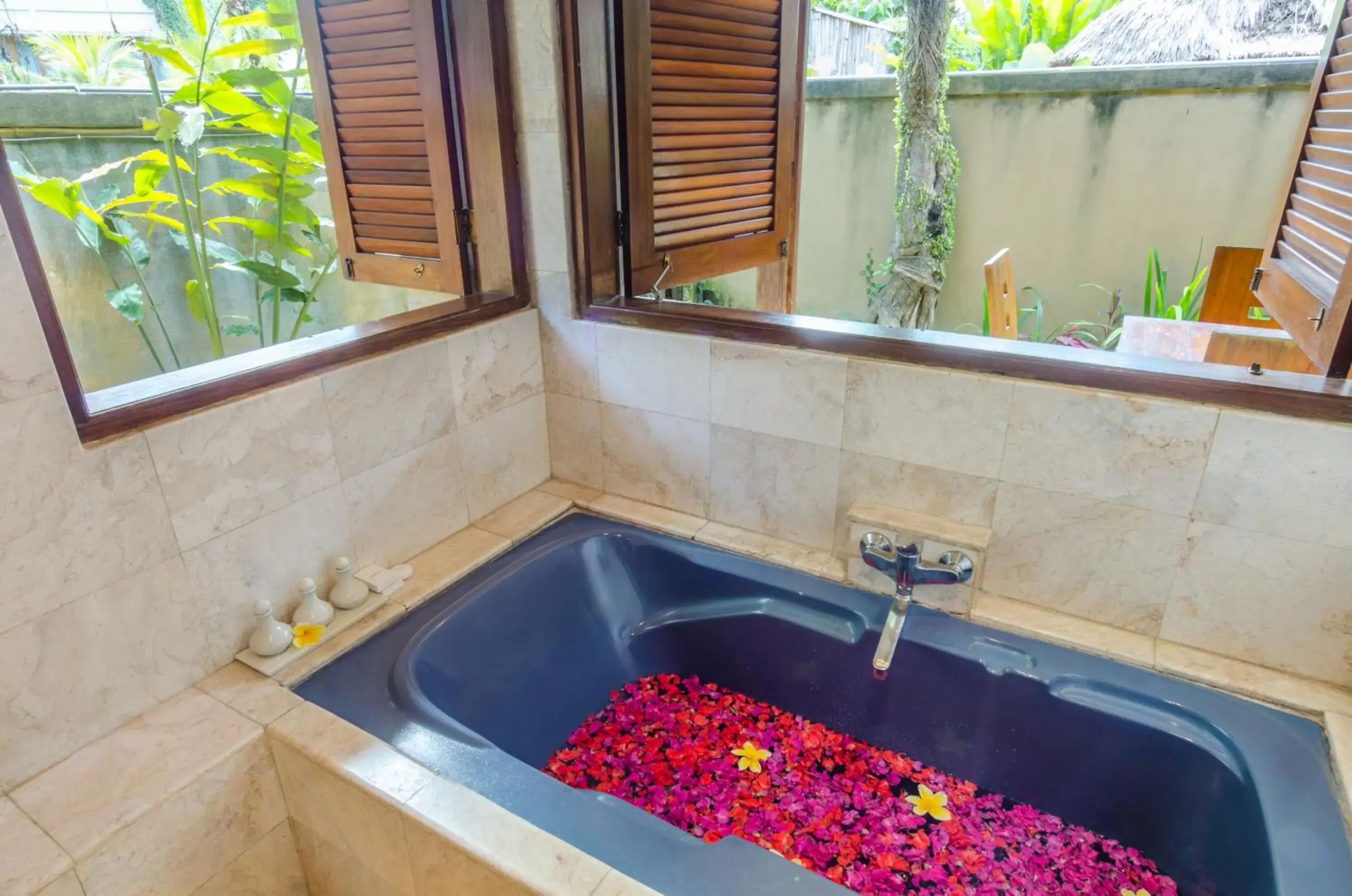 Bathroom, Swimming Pool in Chili Ubud Cottage