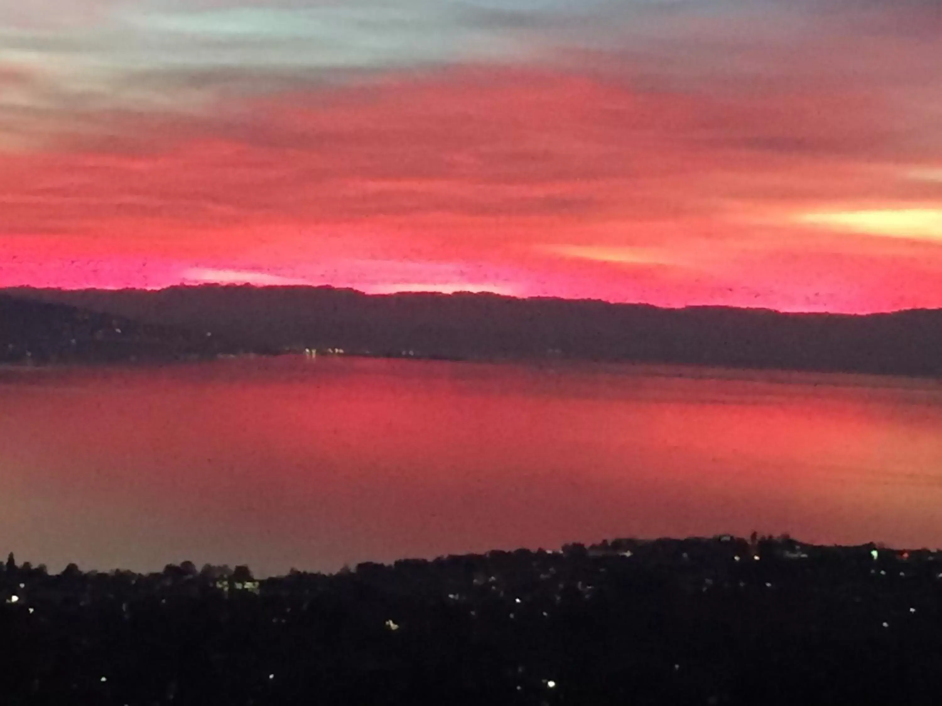 Autumn, Sunrise/Sunset in Magie Du Léman