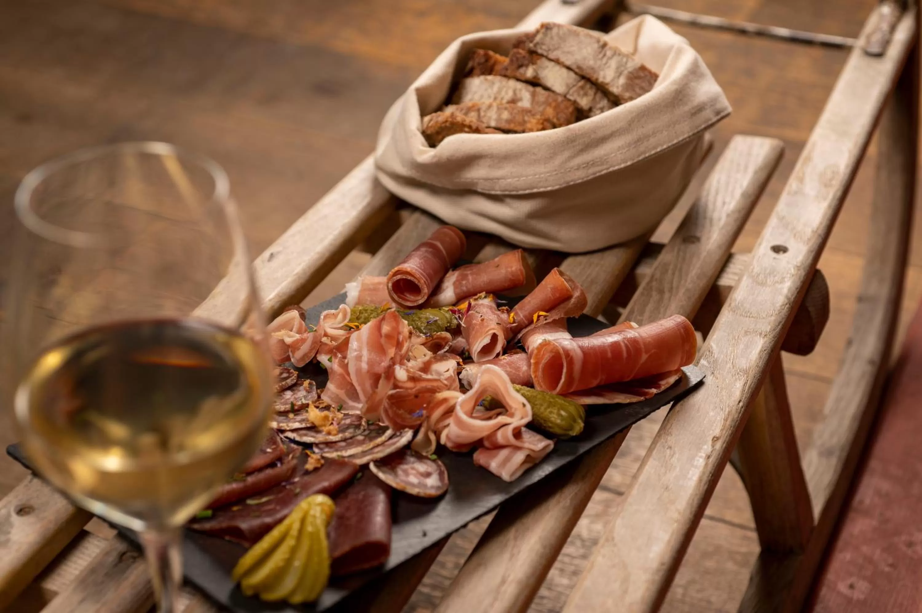 Restaurant/places to eat in Whitepod Original