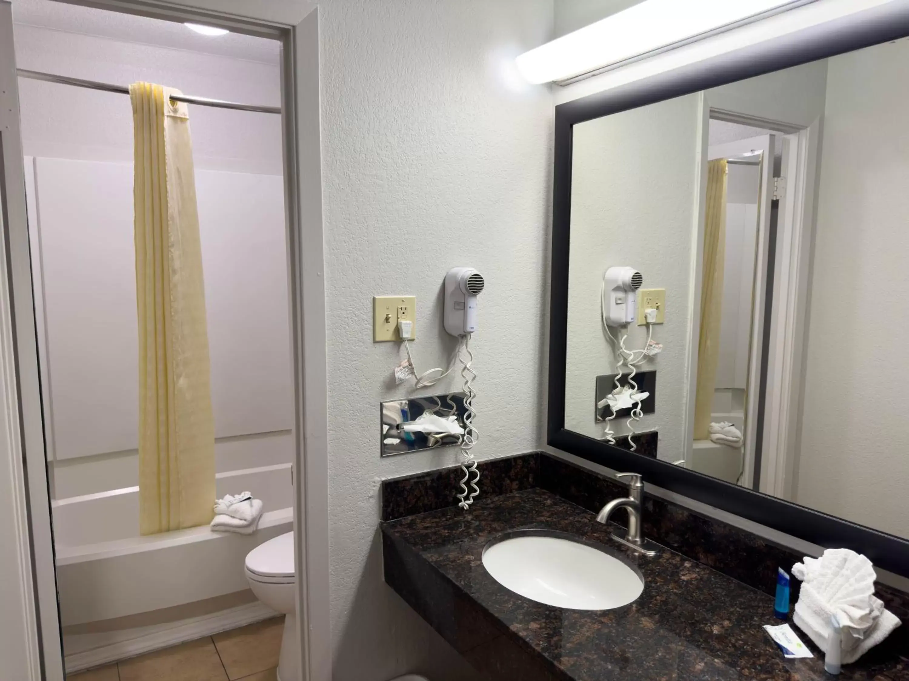 Toilet, Bathroom in Americas Best Value Inn Austin