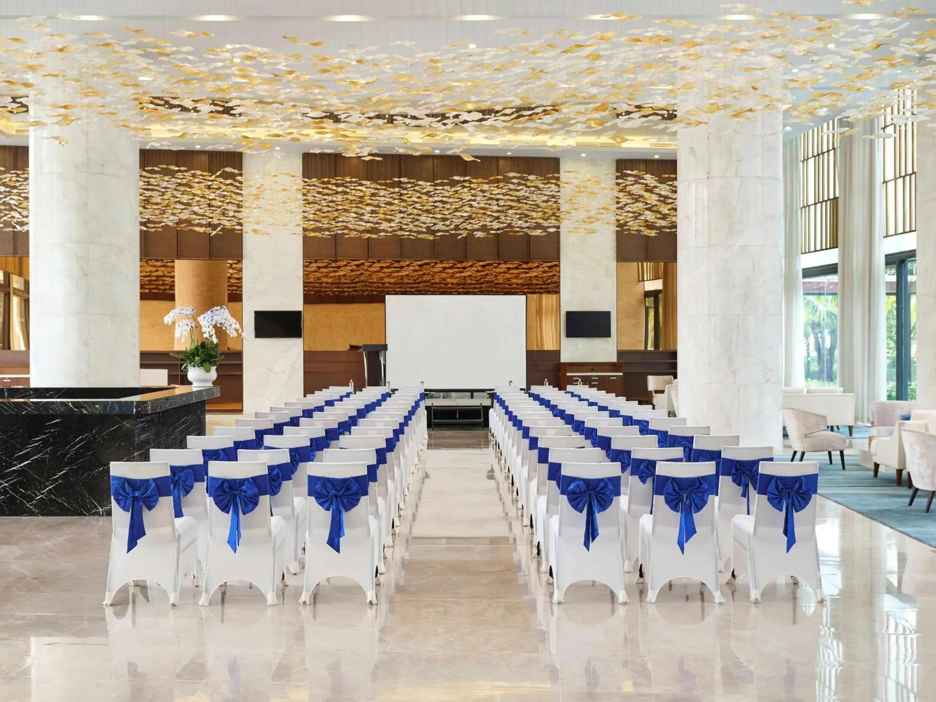 Lounge or bar, Banquet Facilities in Radisson Blu Resort Phu Quoc