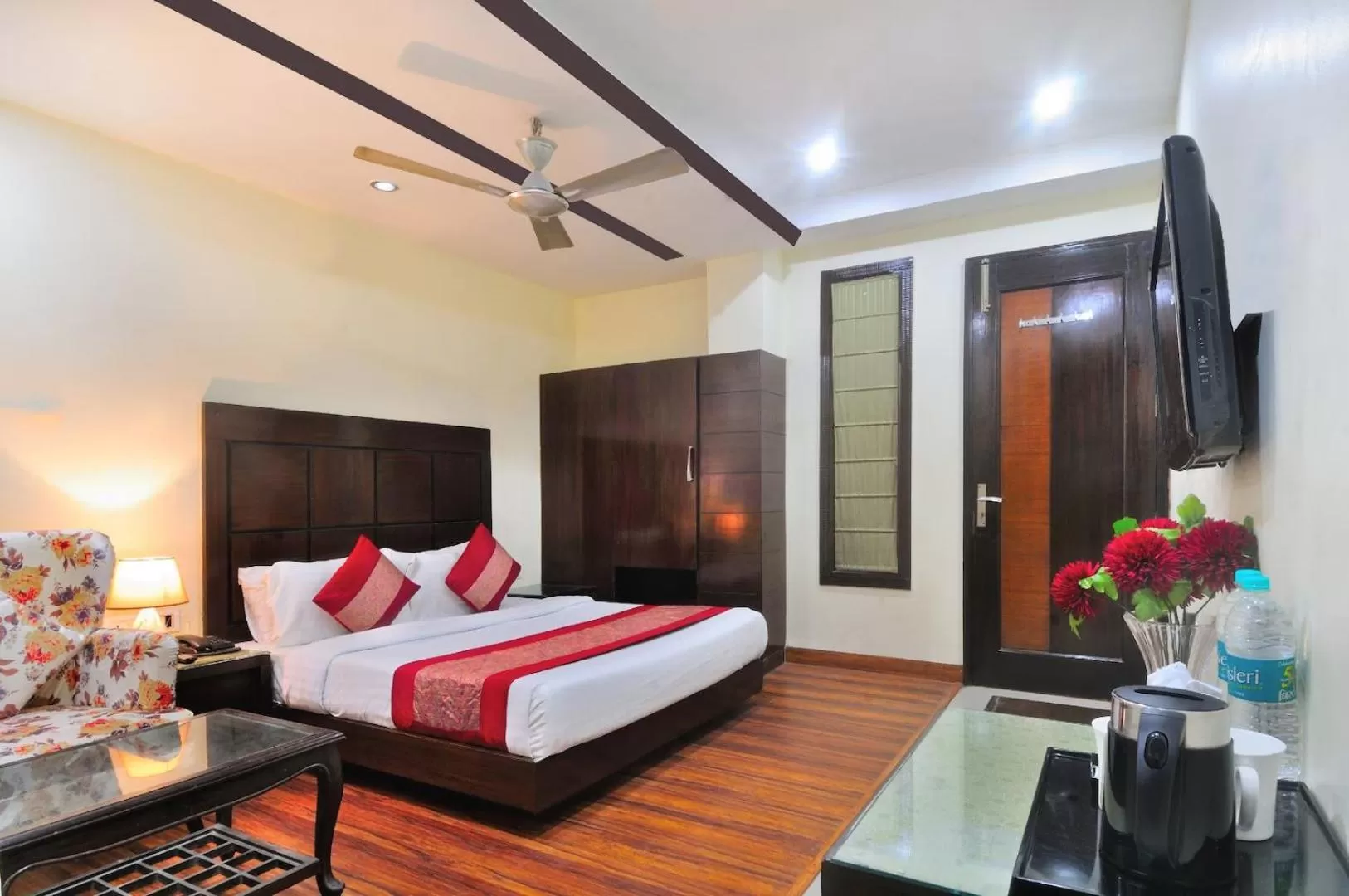 Bed in Staybook - Hotel City Stories - By Aira Xing, Paharganj, New Delhi