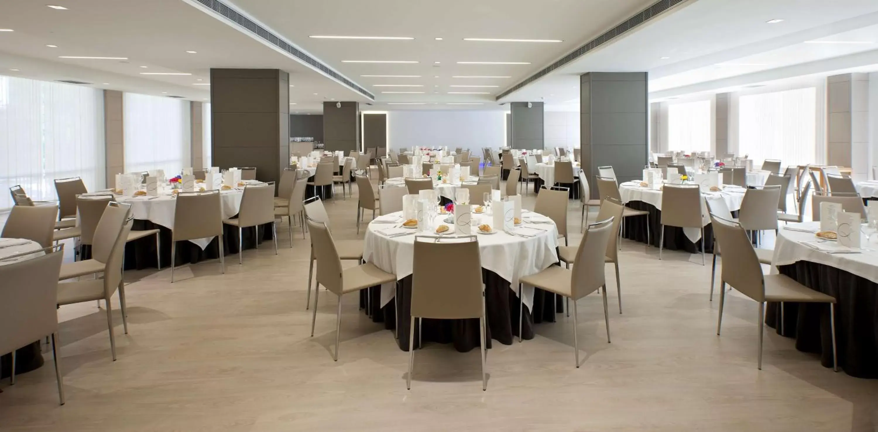 Meeting/conference room, Restaurant/Places to Eat in NH Collection San Sebastián Aranzazu