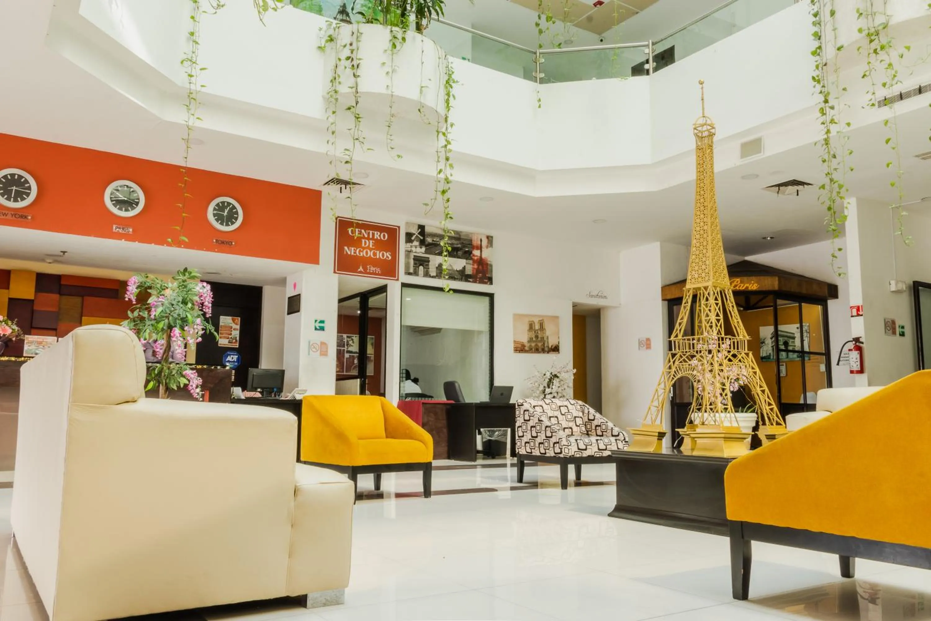 Living room in Paris FC Hotel