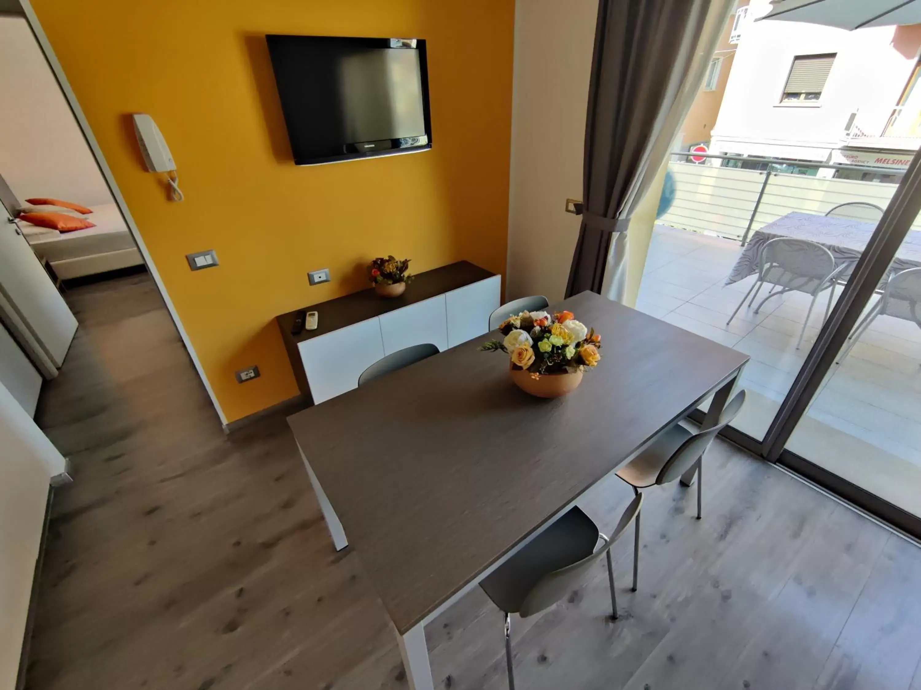 Seating area, TV/Entertainment Center in Gardesana Active Apartments