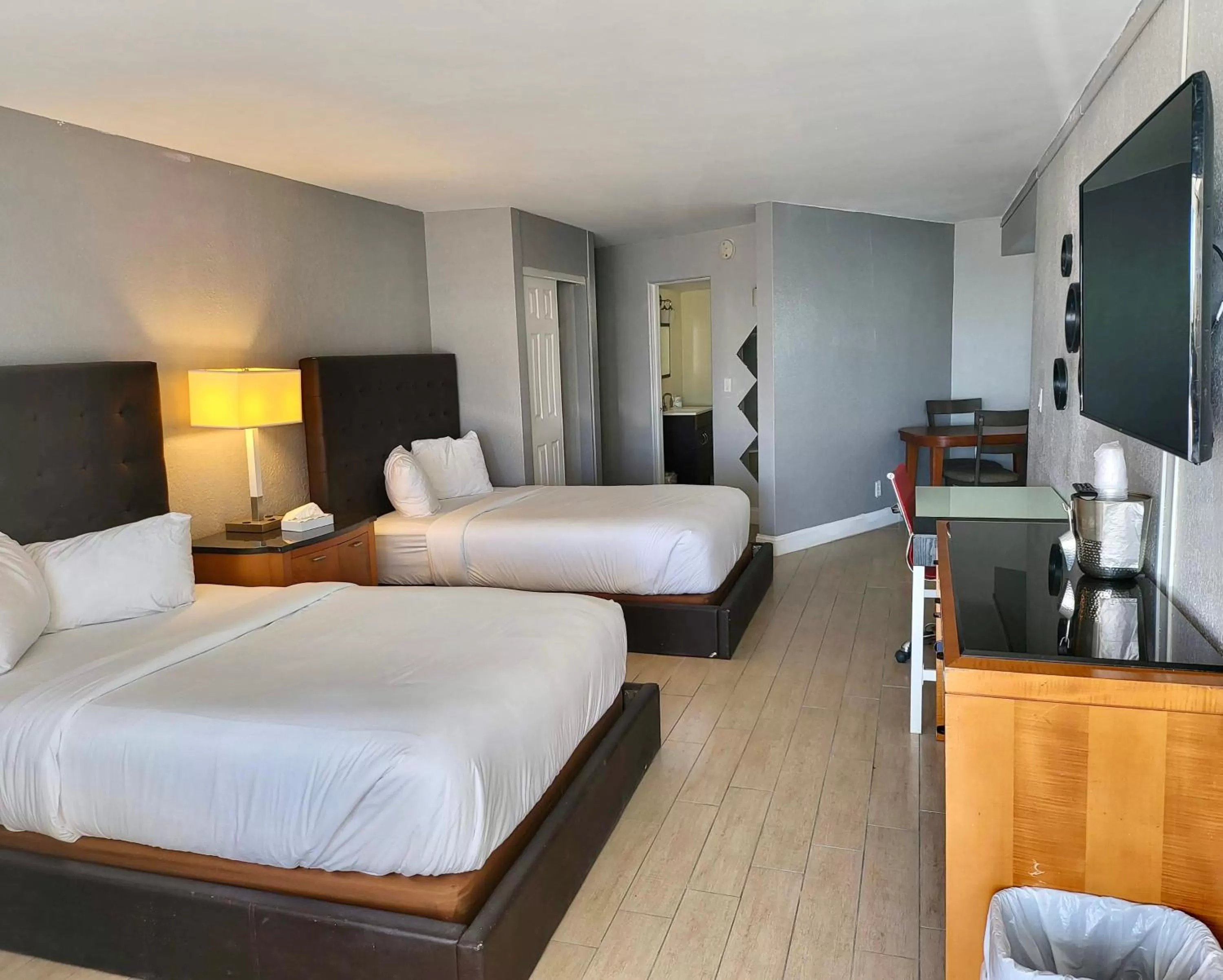 Bed in Chateau Mar Beach Resort NEWLY RENOVATED