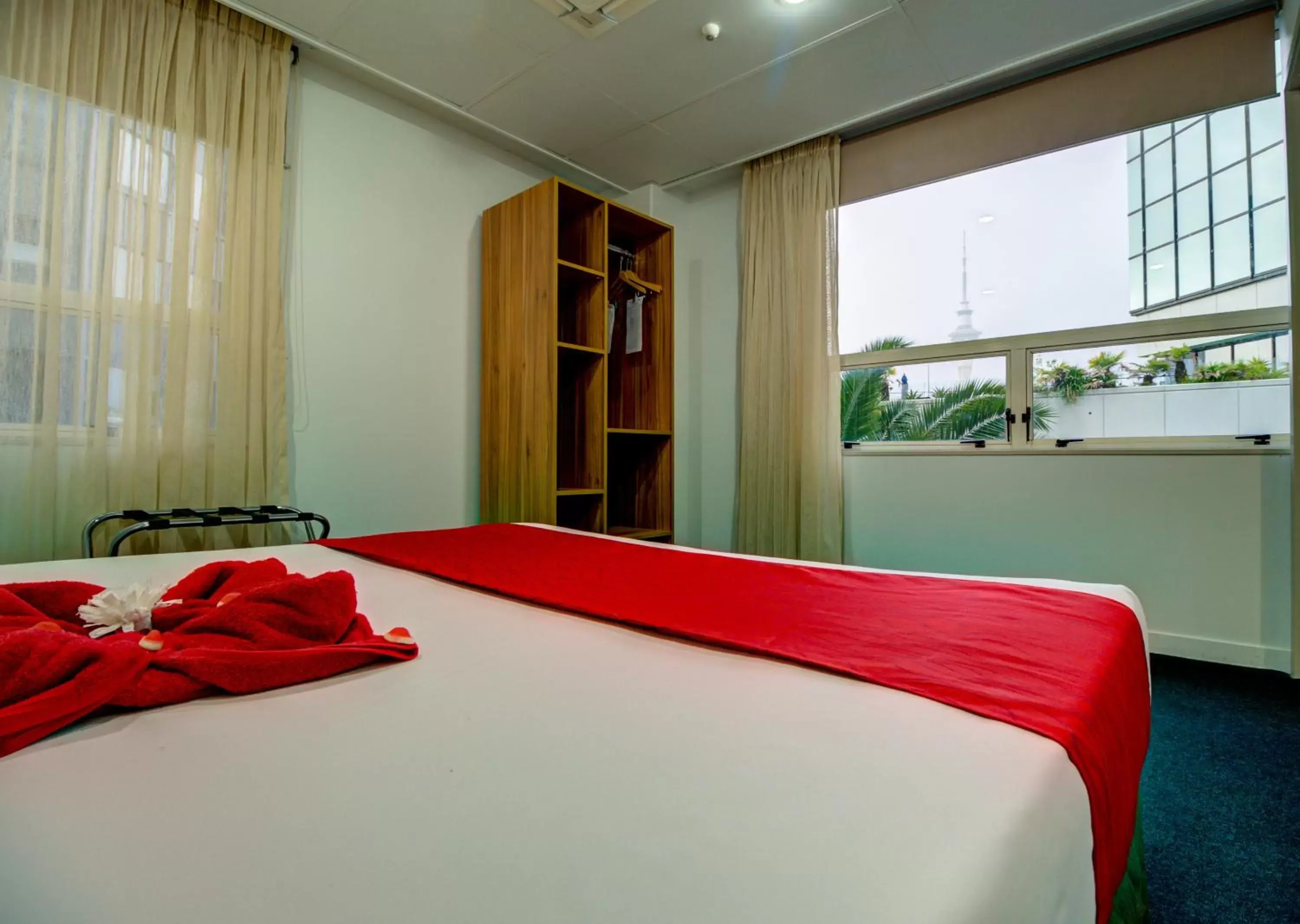 Bedroom, Bed in Ascotia Off Queen Bedroom, Bed in Ascotia Off Queen