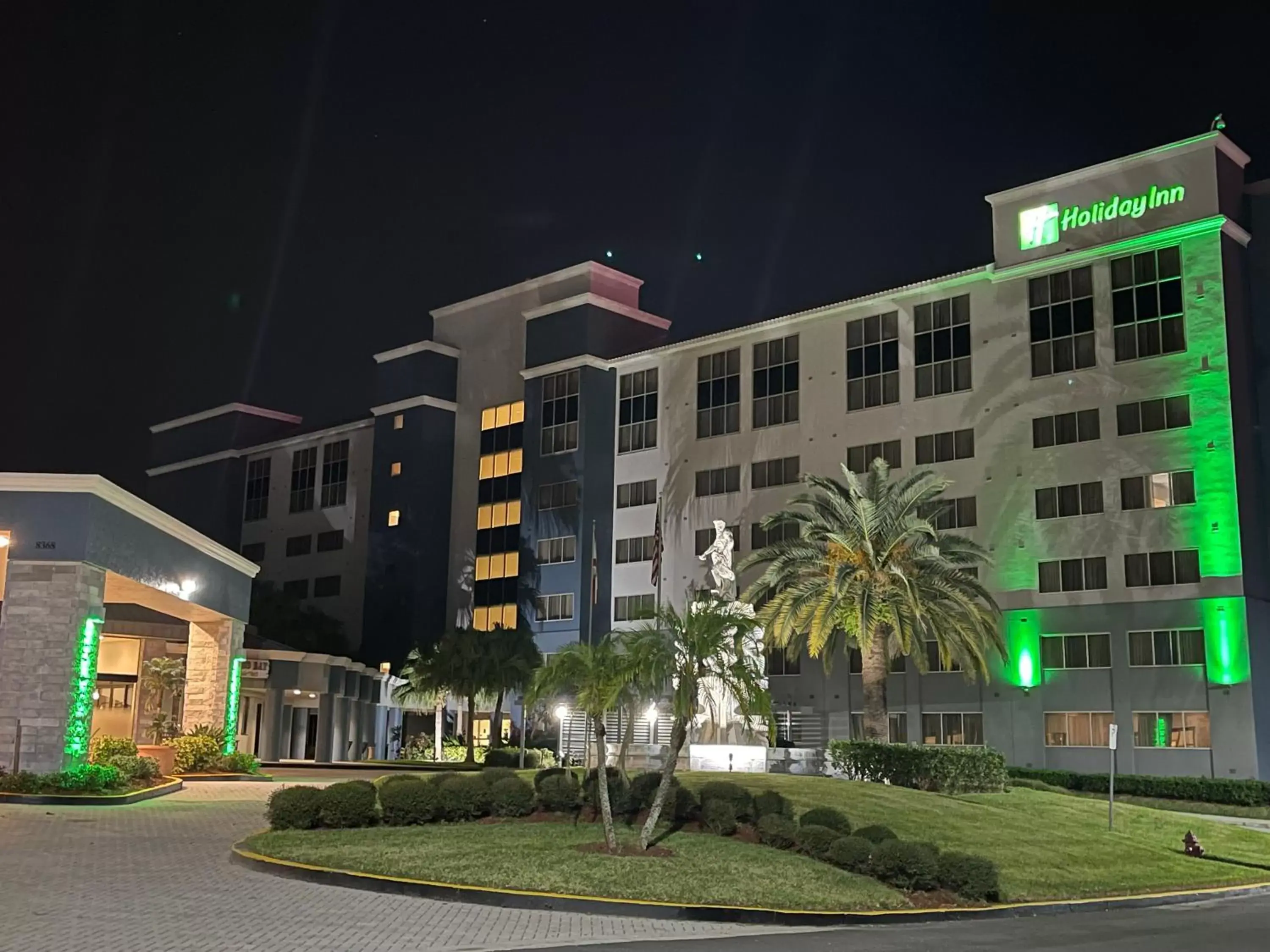 Property building in Holiday Inn Orlando International Dr-ICON by IHG Property building in Holiday Inn Orlando International Dr-ICON by IHG