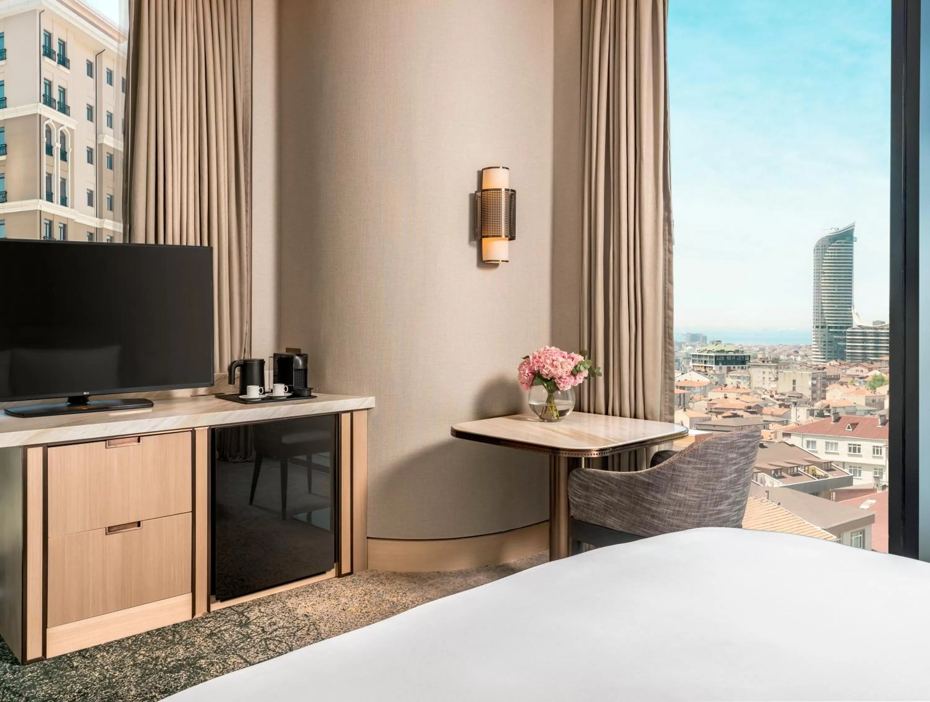 Communal lounge/ TV room, Bed in Address Istanbul