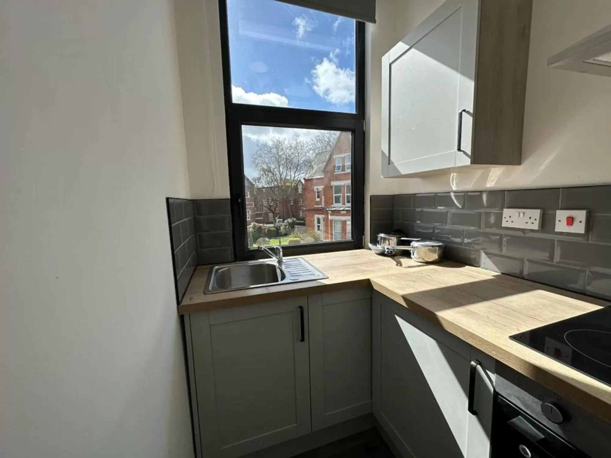 Kitchen/Kitchenette in The Fishpond - Premier Nottingham Studios