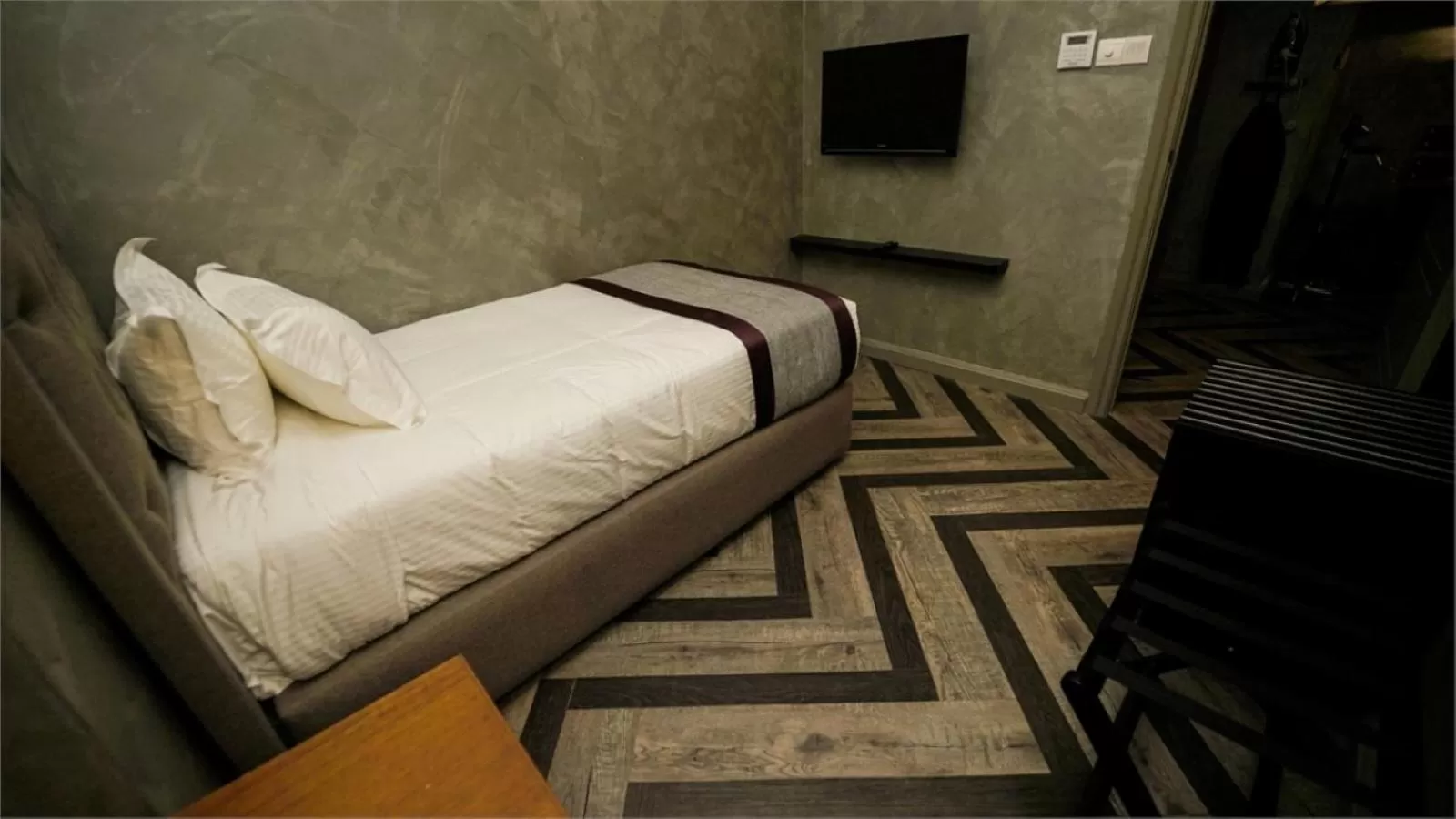 Bedroom, Bed in 1969 Business Suites @ Ipoh Garden