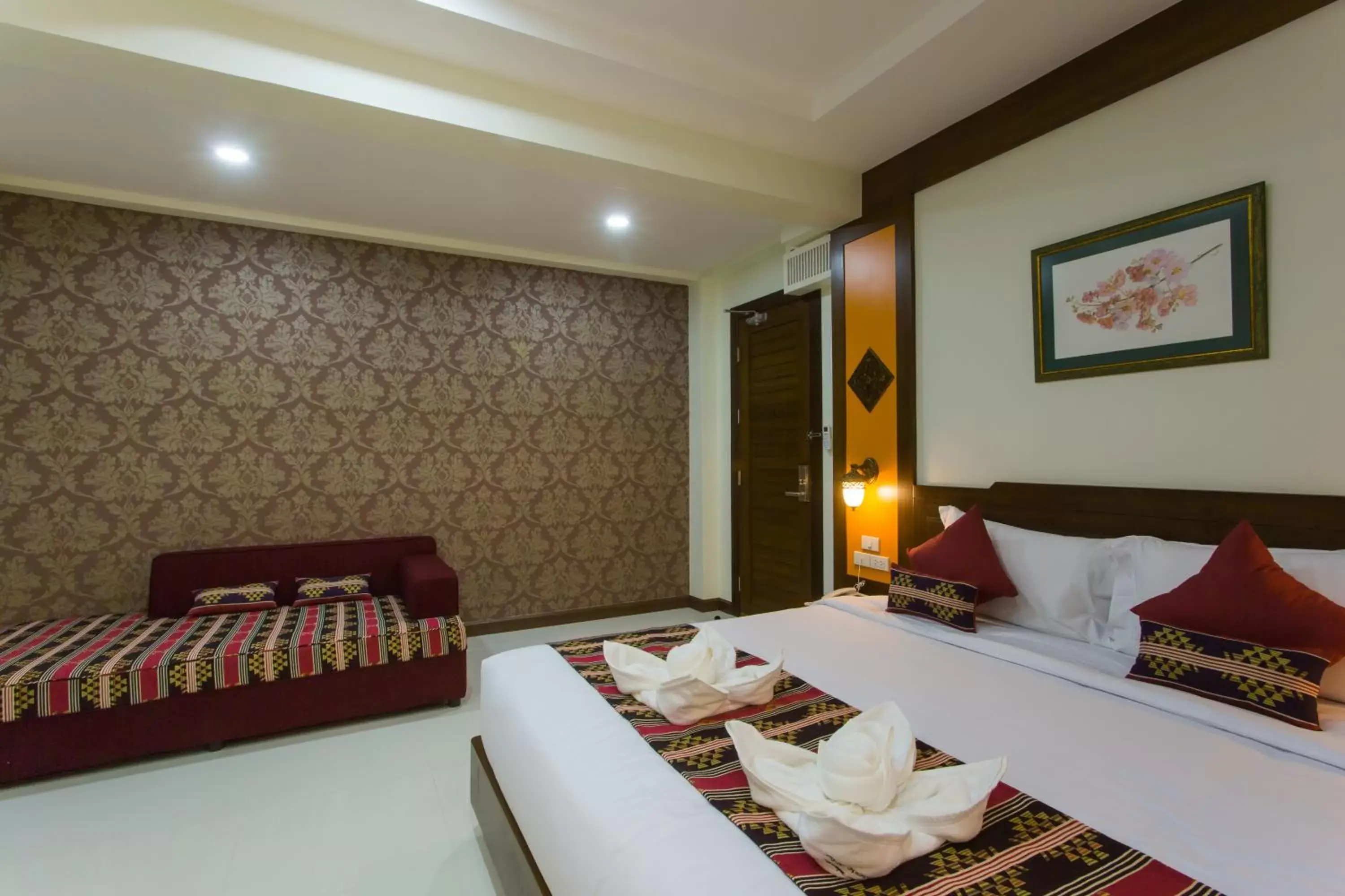 Bed in Mhonsa Hotel