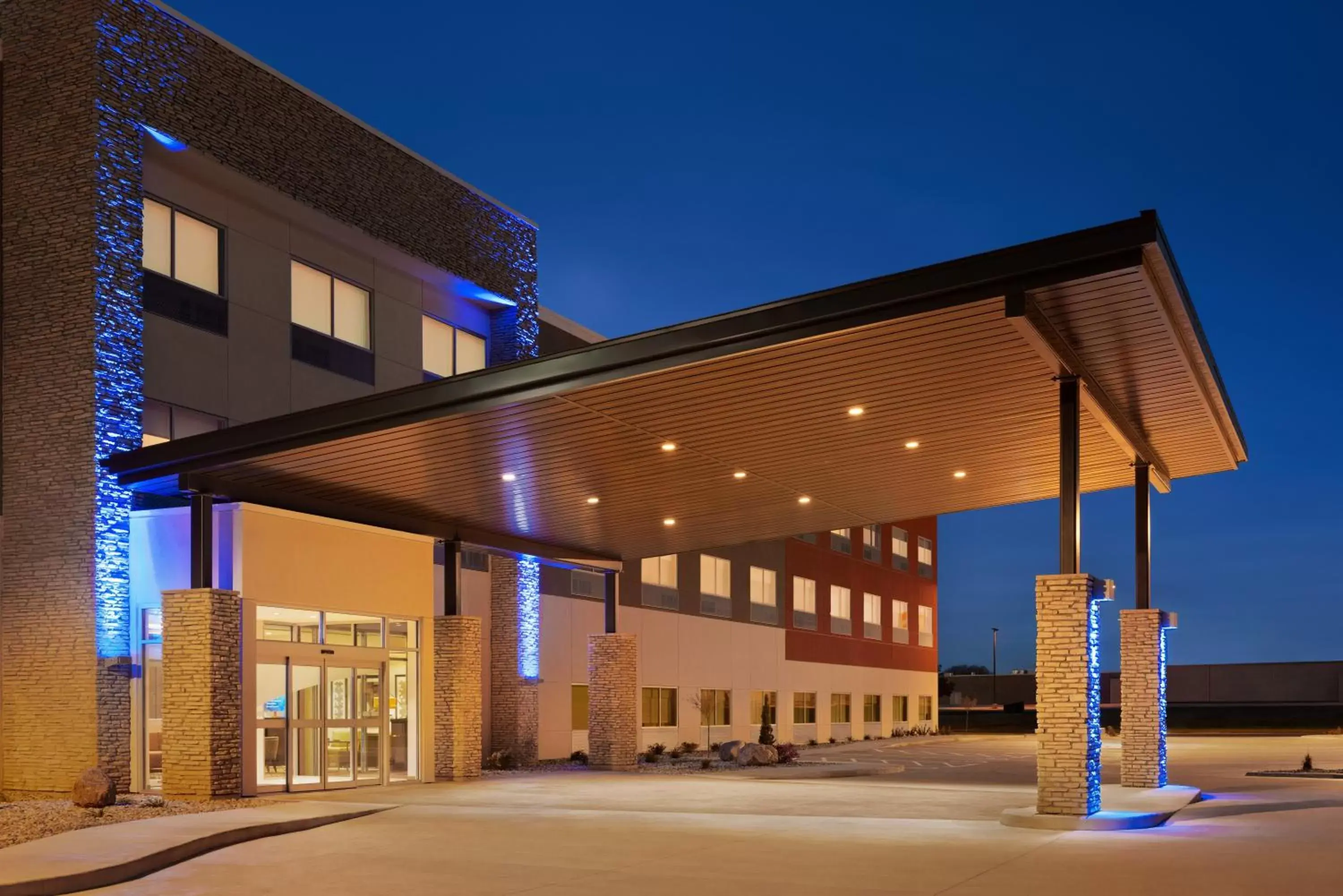 Property Building in Holiday Inn Express & Suites - Beaver Dam, an IHG Hotel