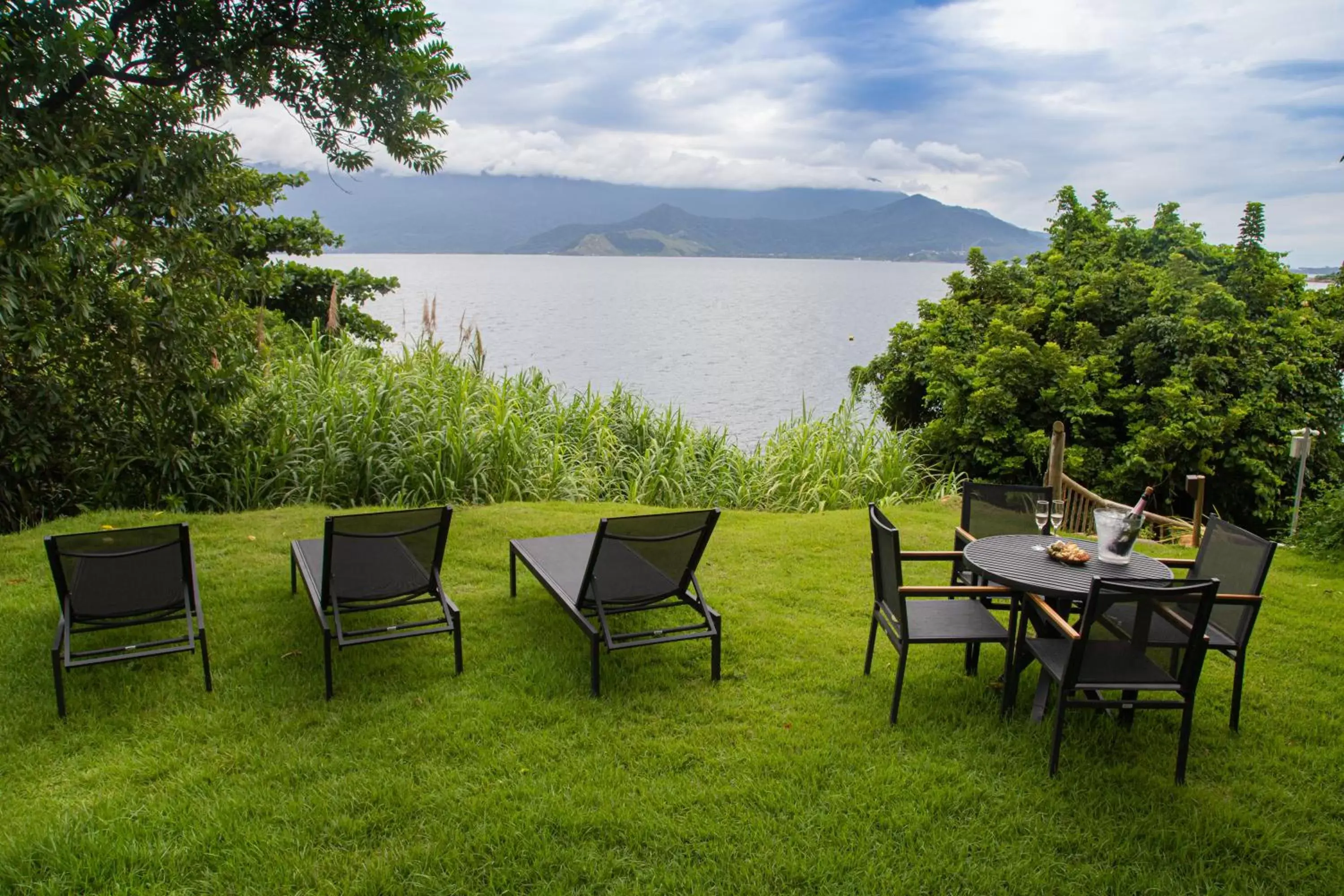 Garden in Wyndham Ilhabela Casa Di Sirena