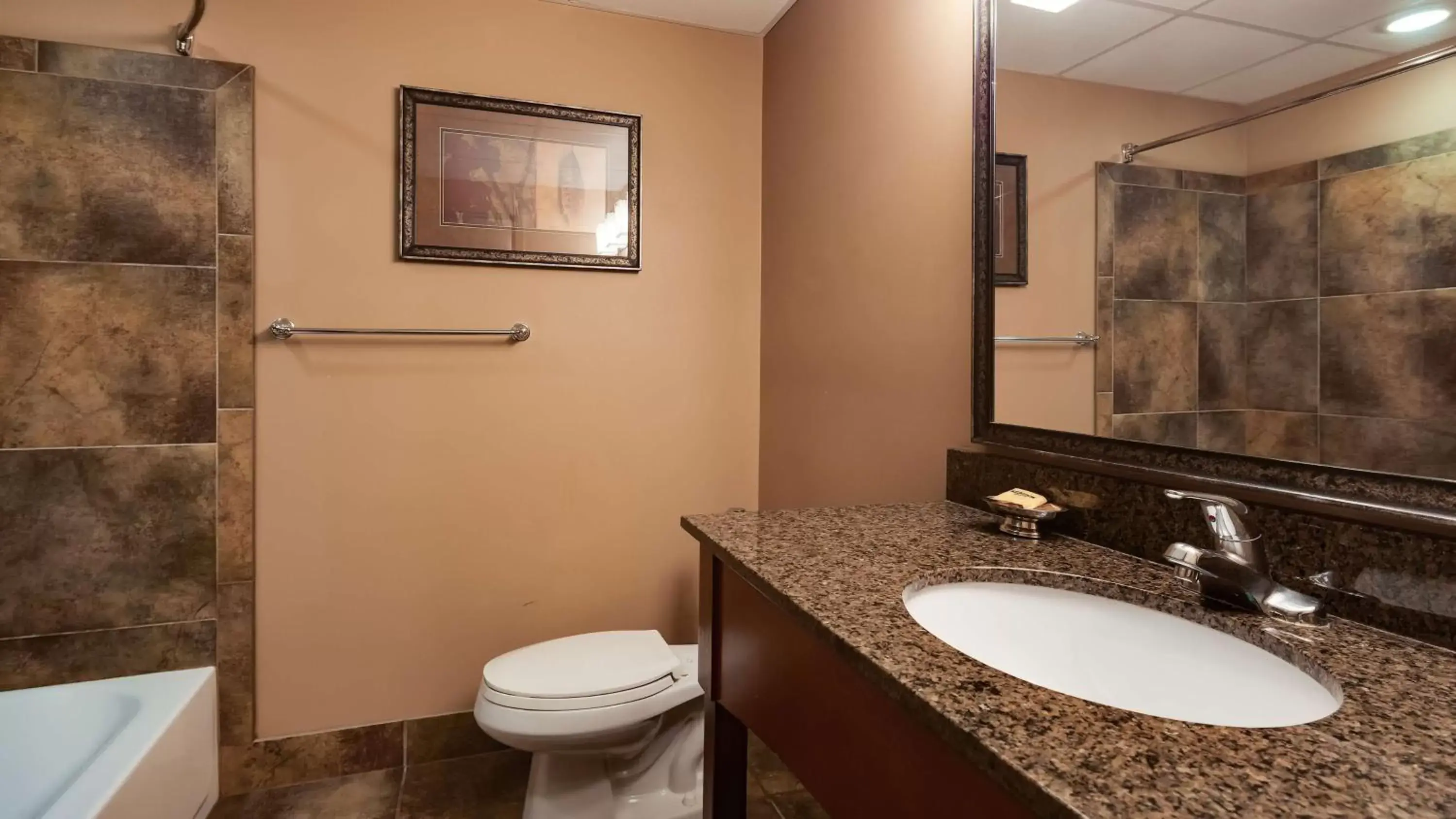 Photo of the whole room, Bathroom in Best Western Plus Bloomington Hotel