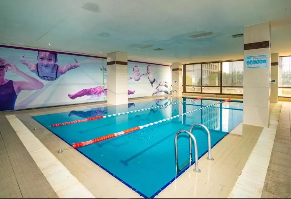 Swimming Pool in Anemon Eskisehir Hotel