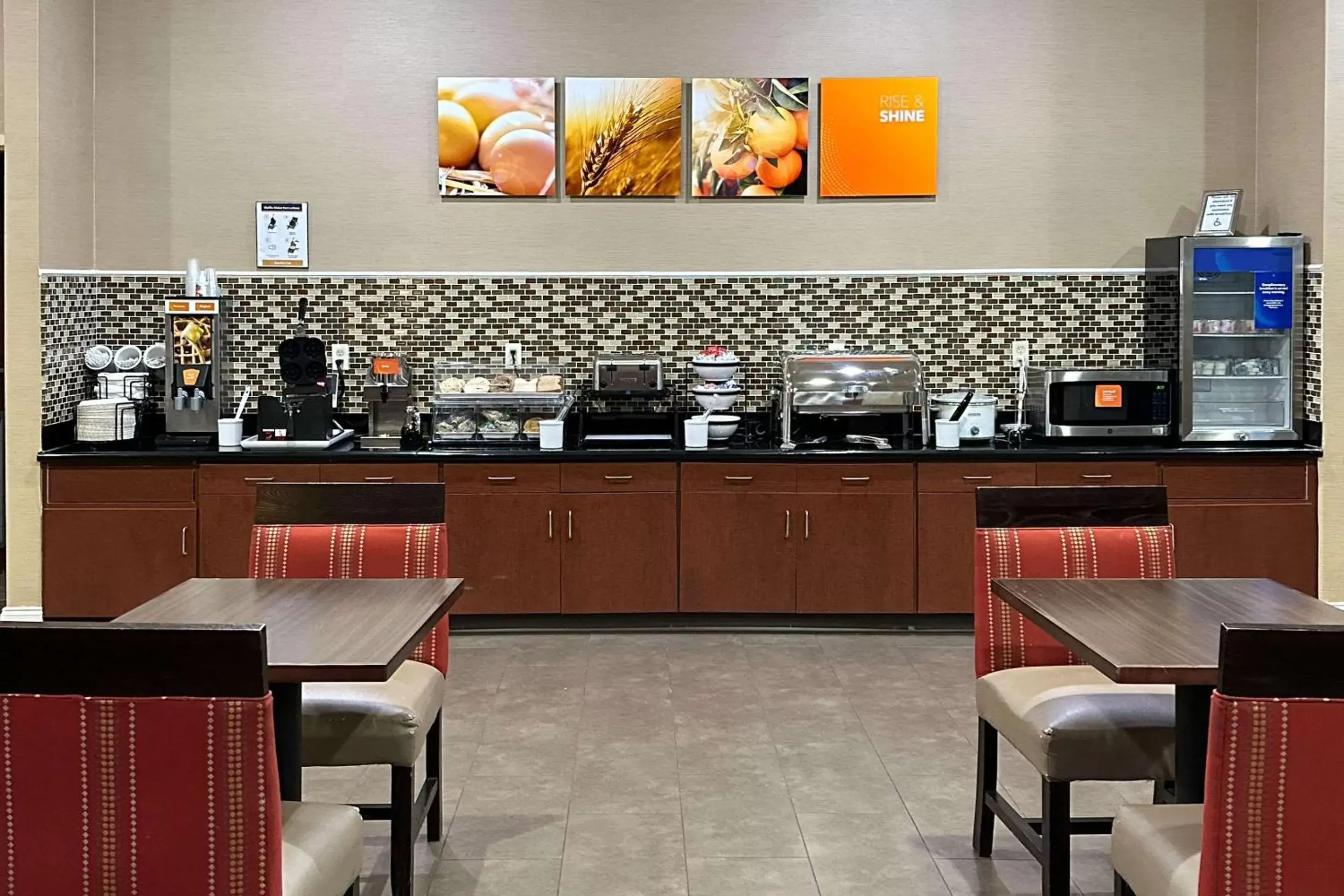 Breakfast, Restaurant/Places to Eat in Comfort Inn & Suites Rogersville