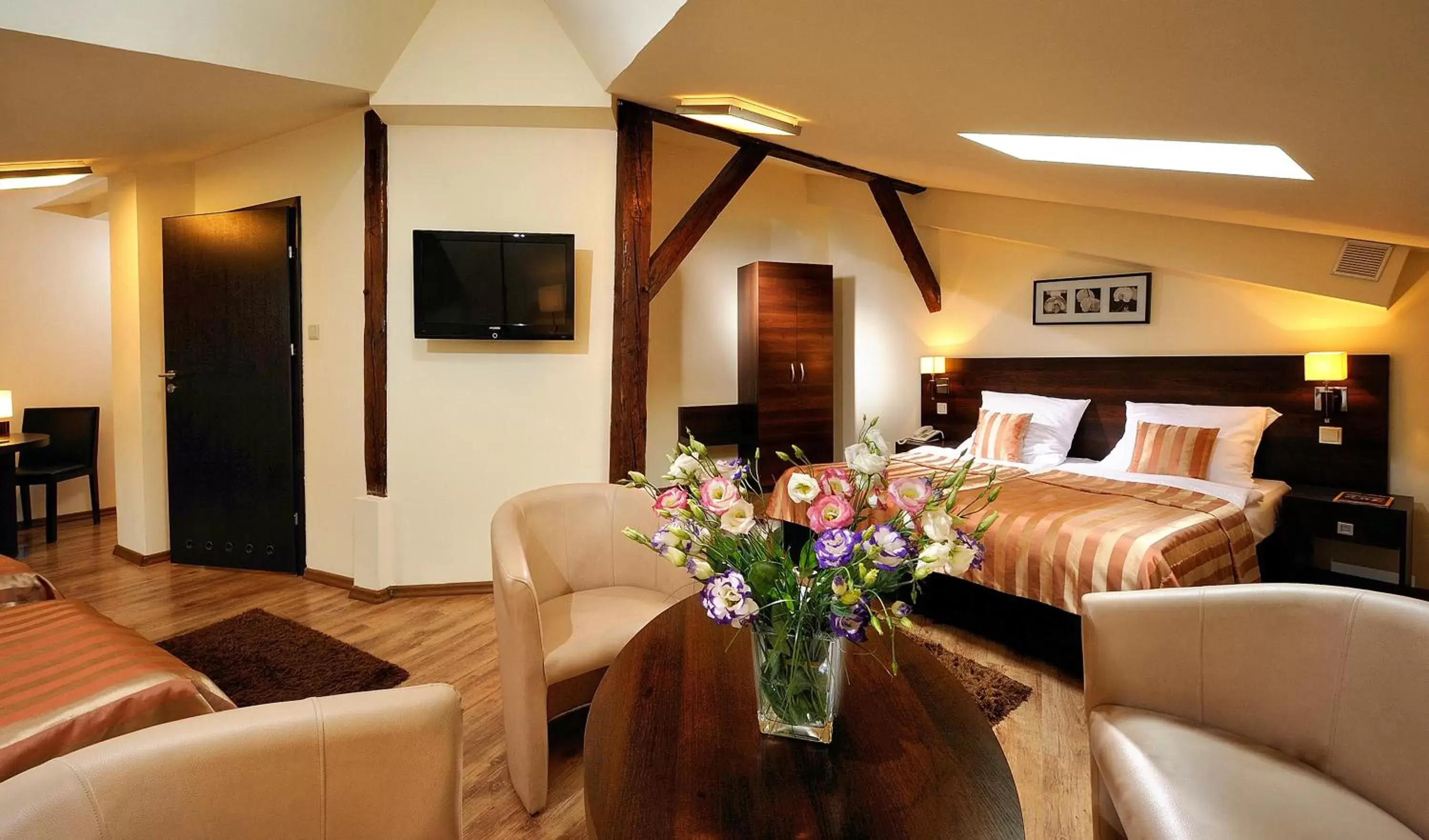 Photo of the whole room, Bed in Spatz Aparthotel Photo of the whole room, Bed in Spatz Aparthotel