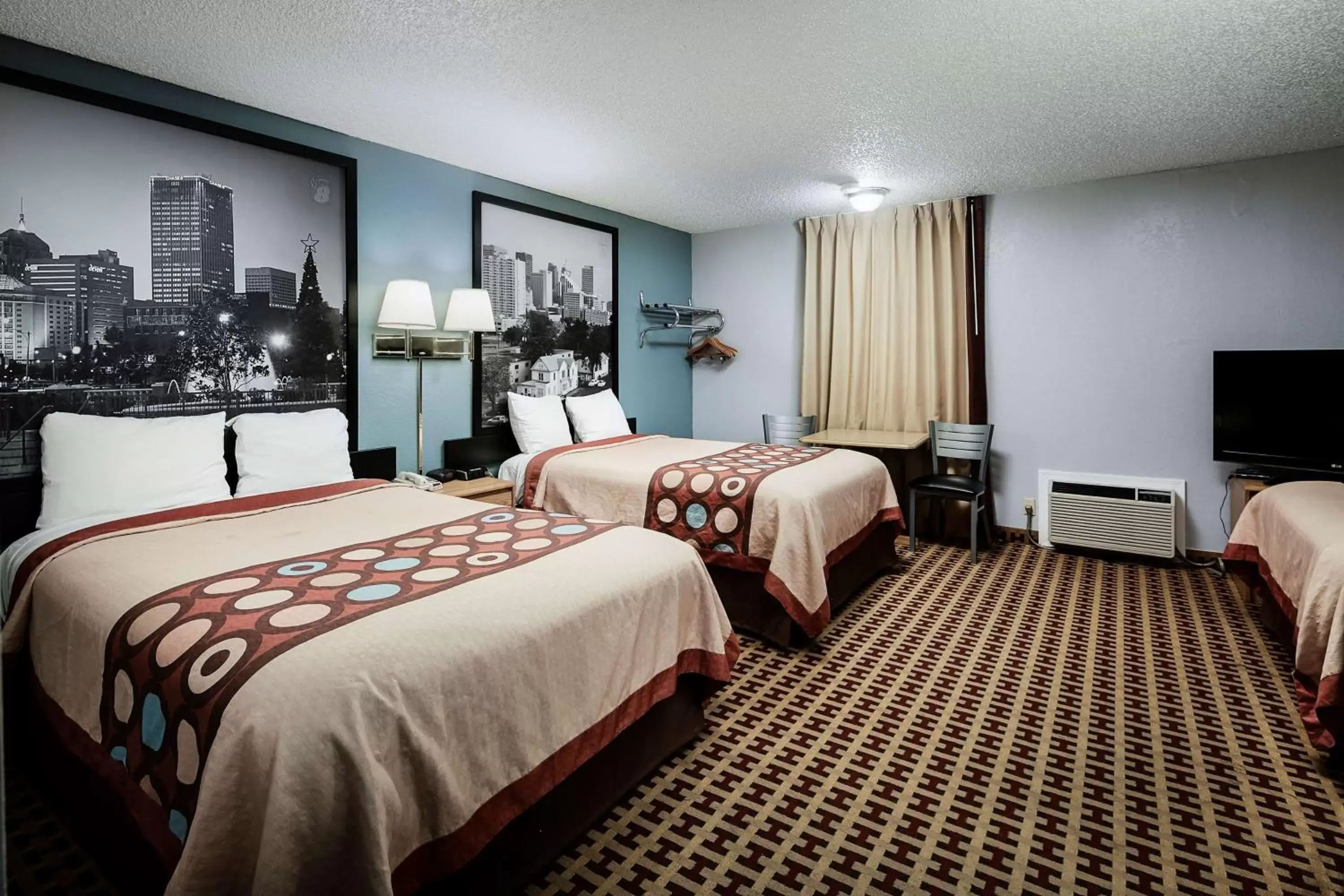 Photo of the whole room in Super 8 by Wyndham Elk City