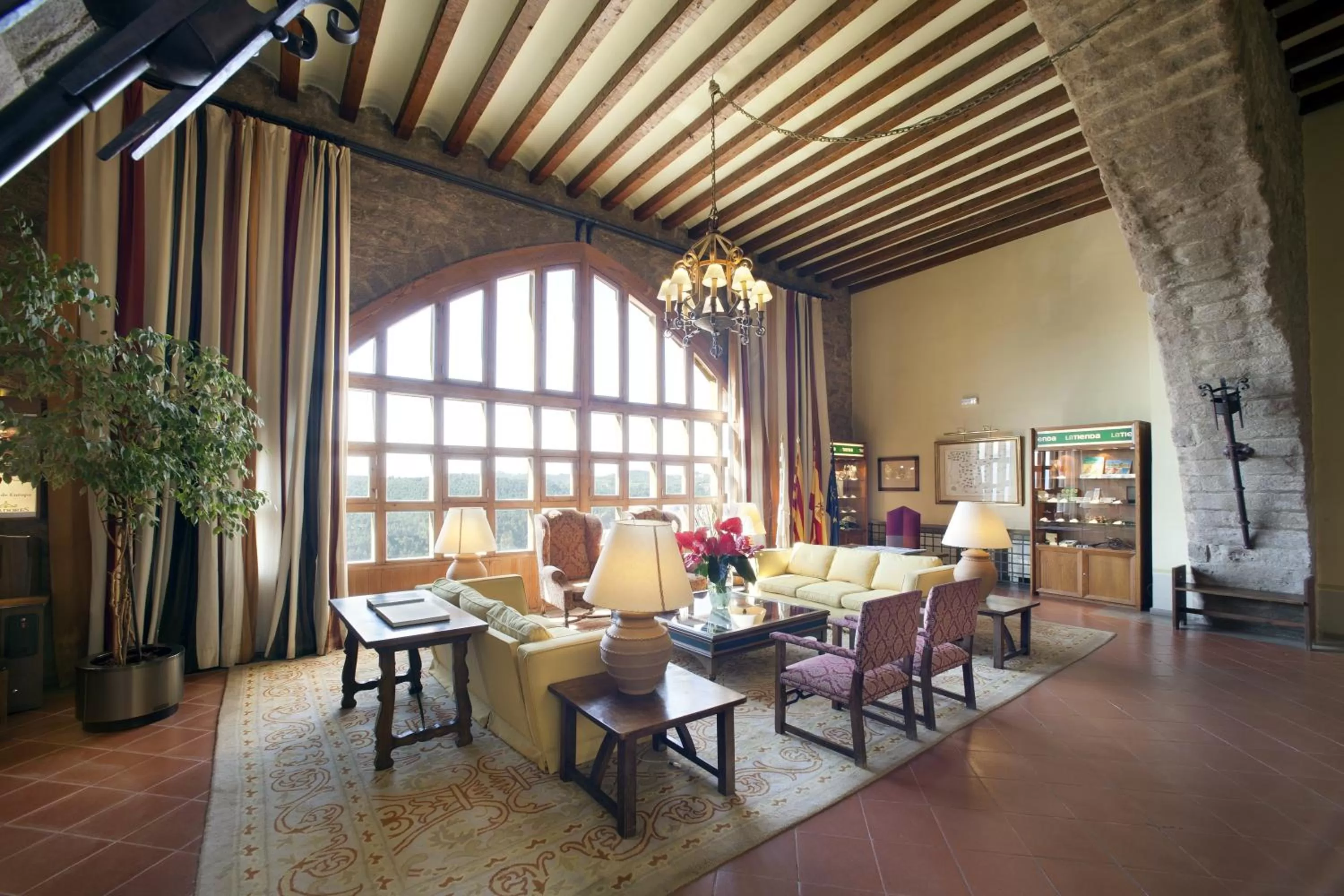 Lobby or reception in Parador de Cardona
