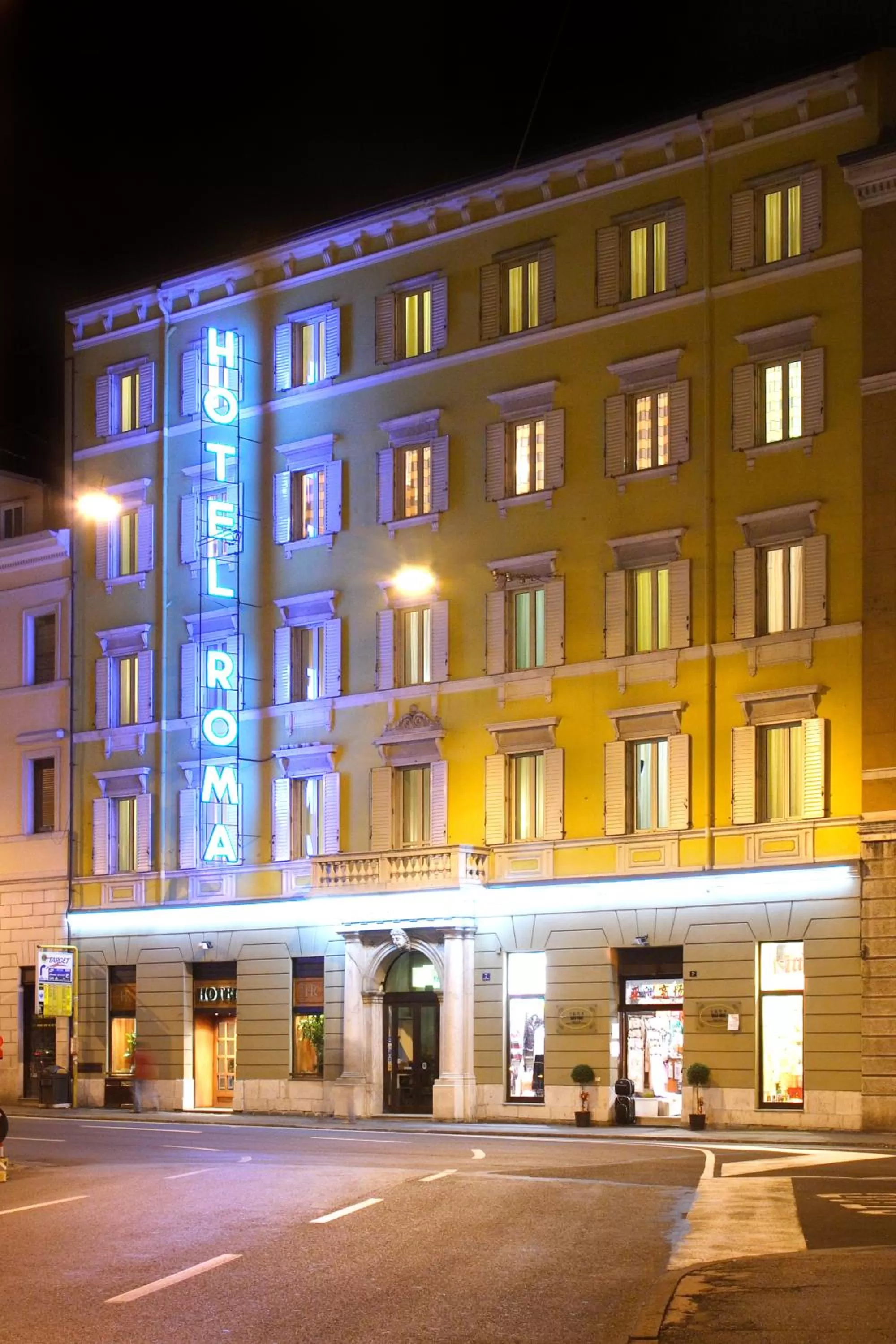 Facade/entrance in Hotel Roma
