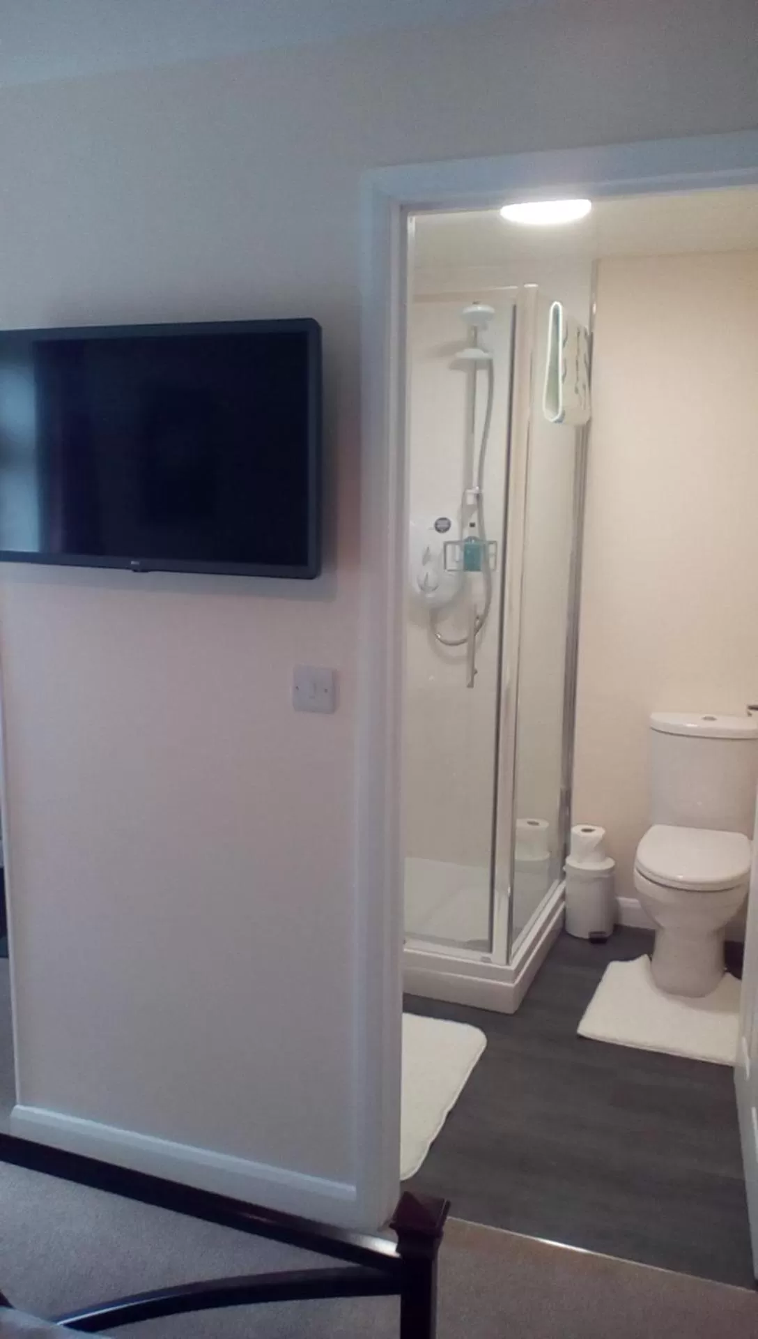 TV and multimedia, TV/Entertainment Center in The Lincolnshire Poacher Inn