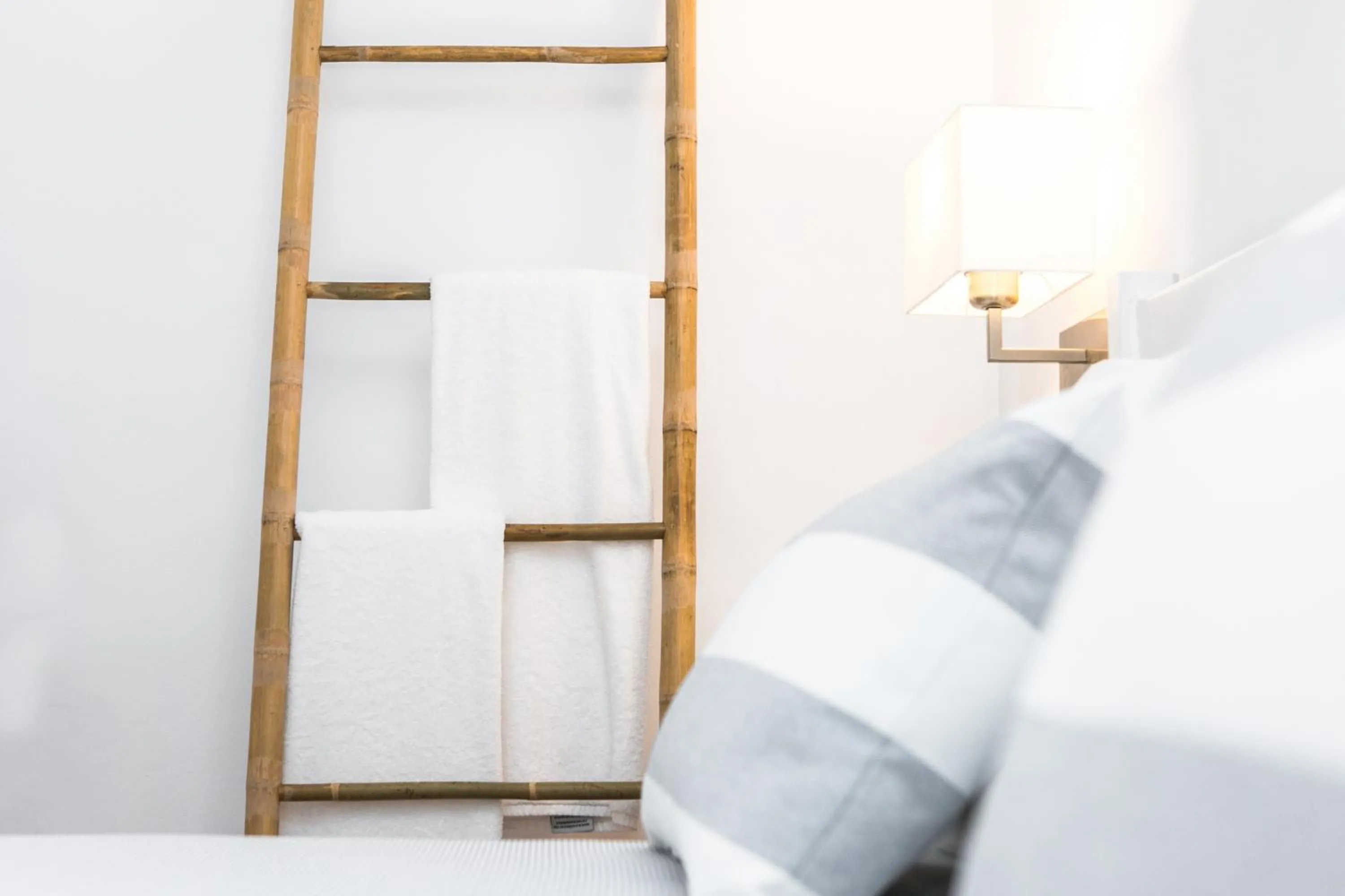 Bathroom, Bed in RVHotels Sea Club Menorca