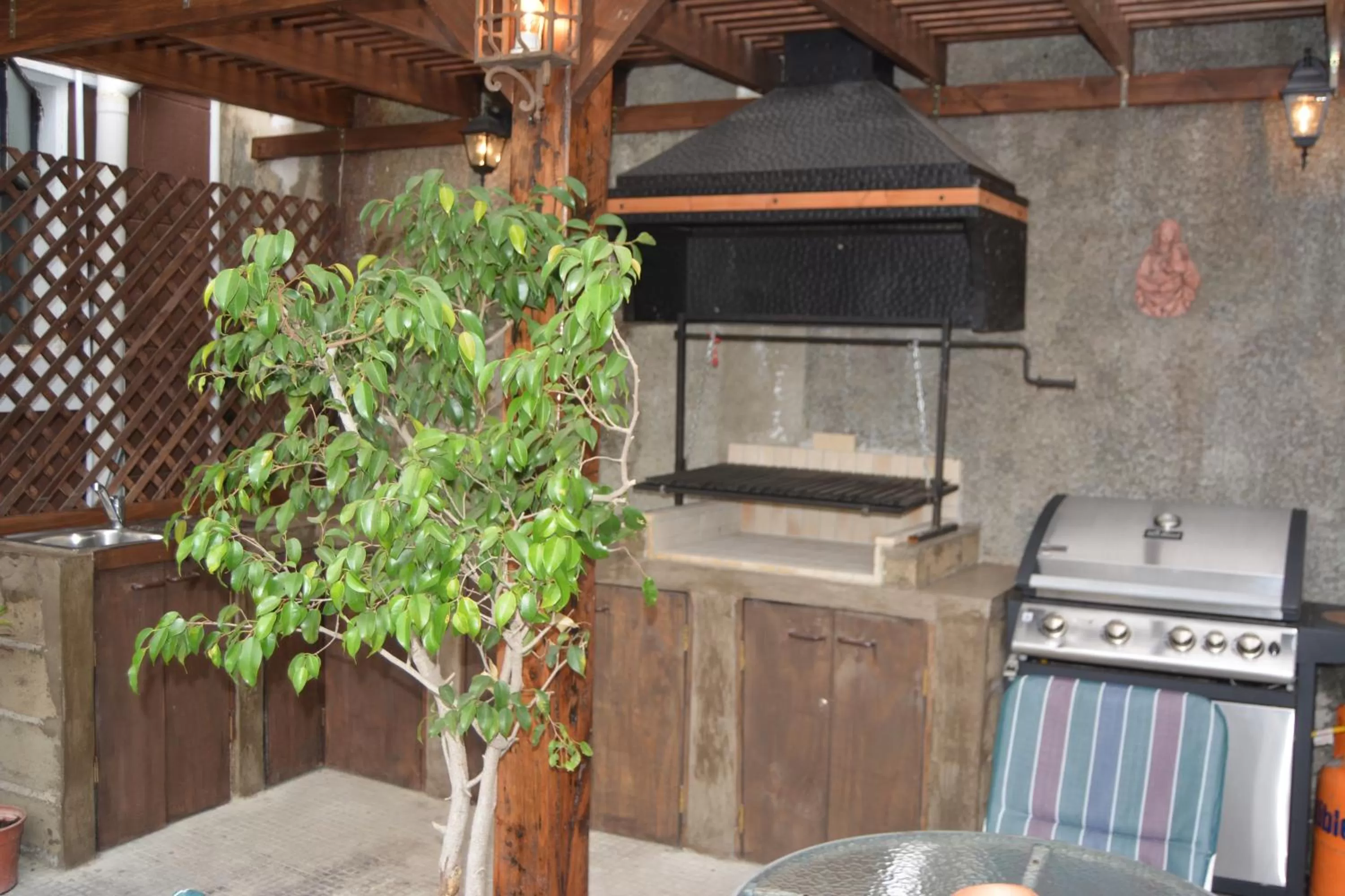 BBQ facilities in Chocolate Manor House Hotel Boutique