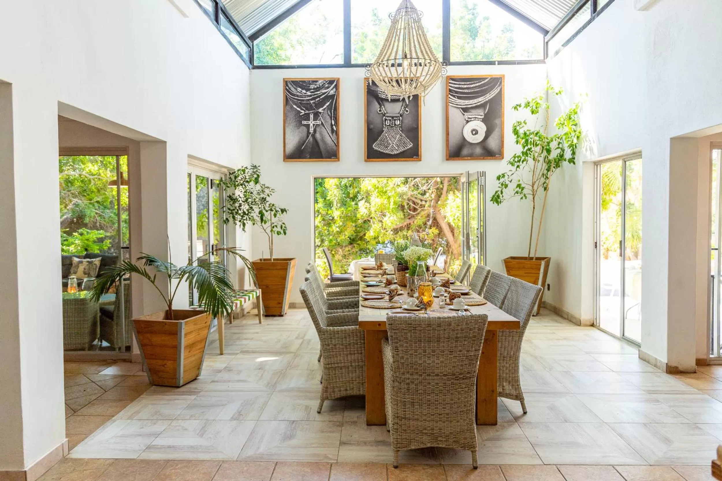 Dining area in Out of Africa Town Lodge