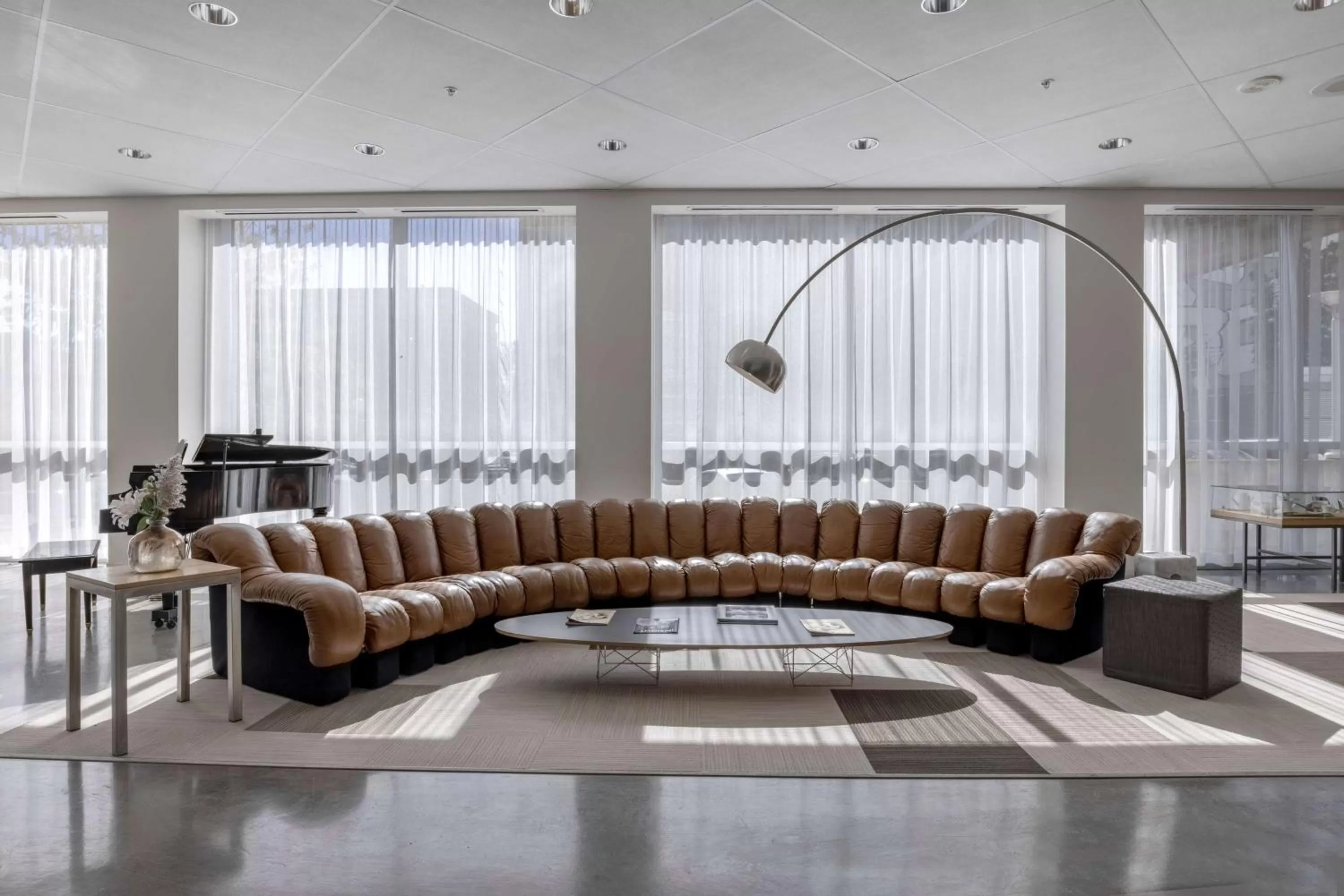 Lobby or reception in Hotelvetro Iowa City, Tapestry Collection By Hilton