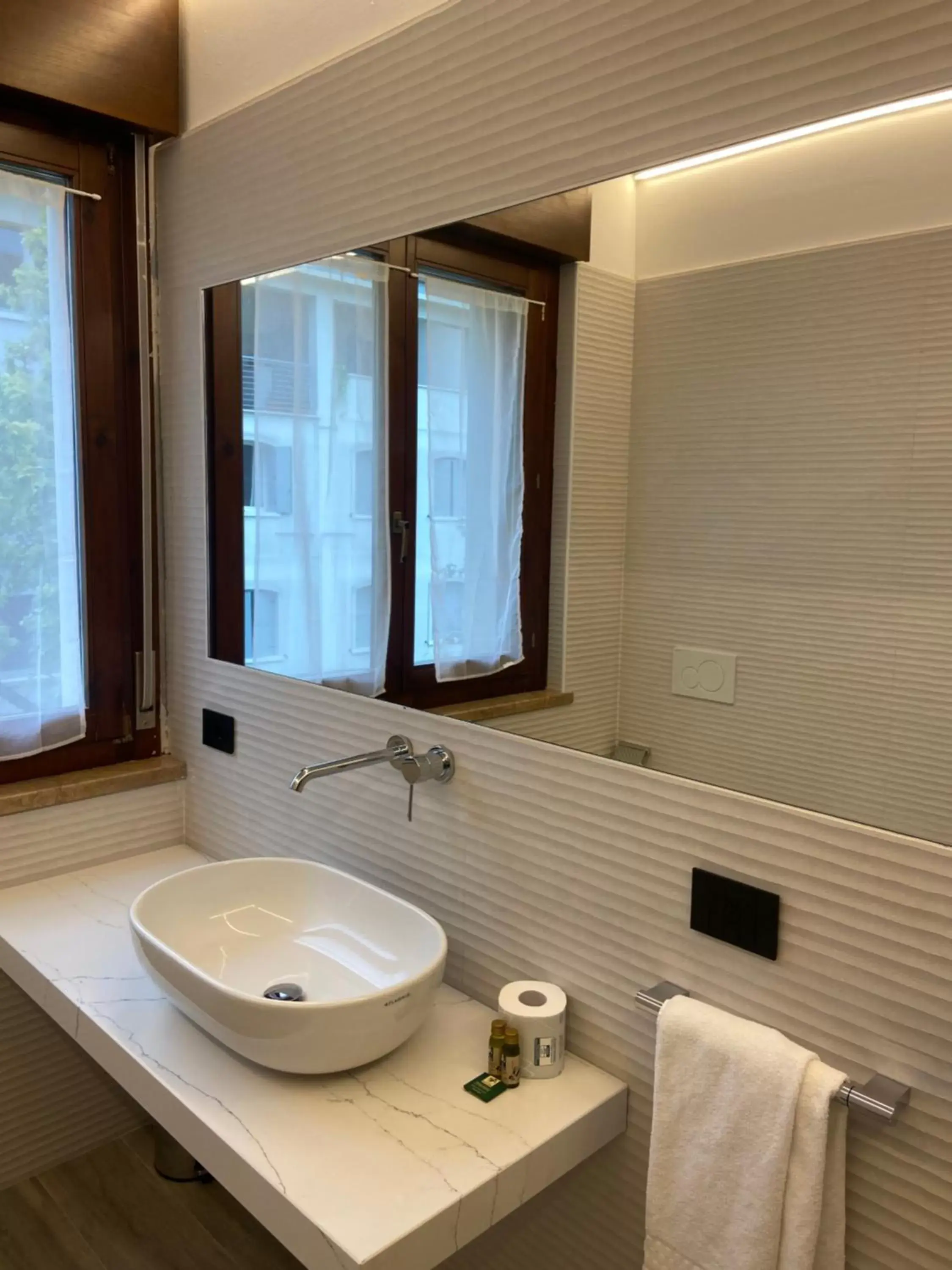 Bathroom in Corte Ongaro Hotel