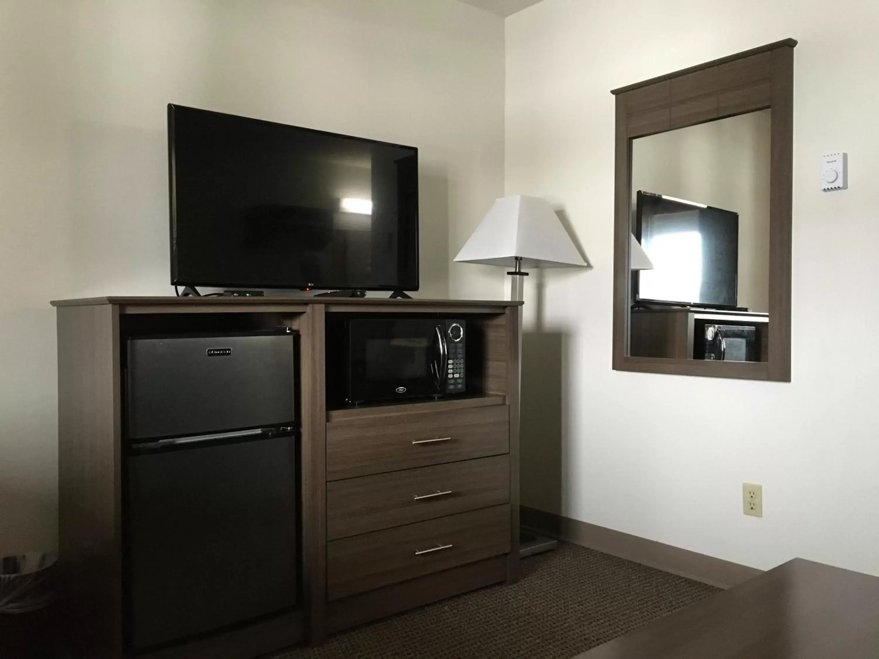 TV/Entertainment Center in Lakes Area Inn