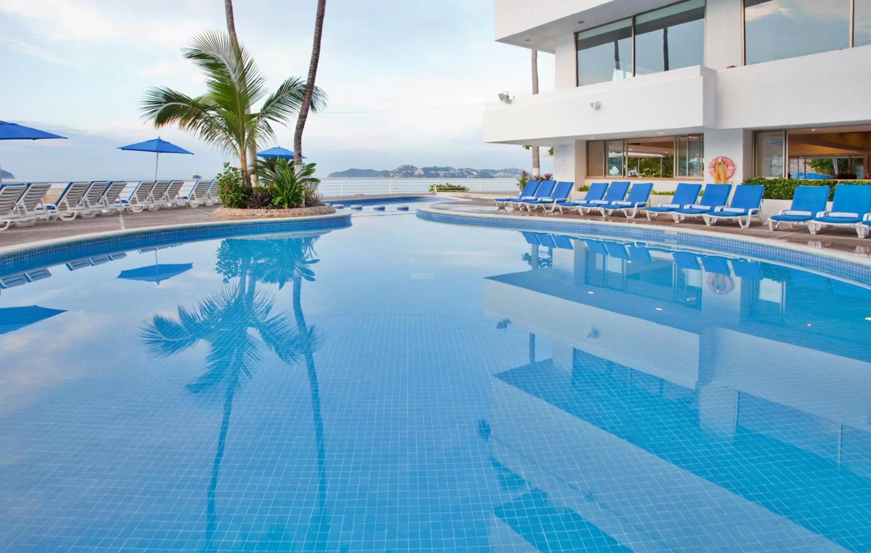 Swimming Pool in Holiday Inn Resort Acapulco, an IHG Hotel