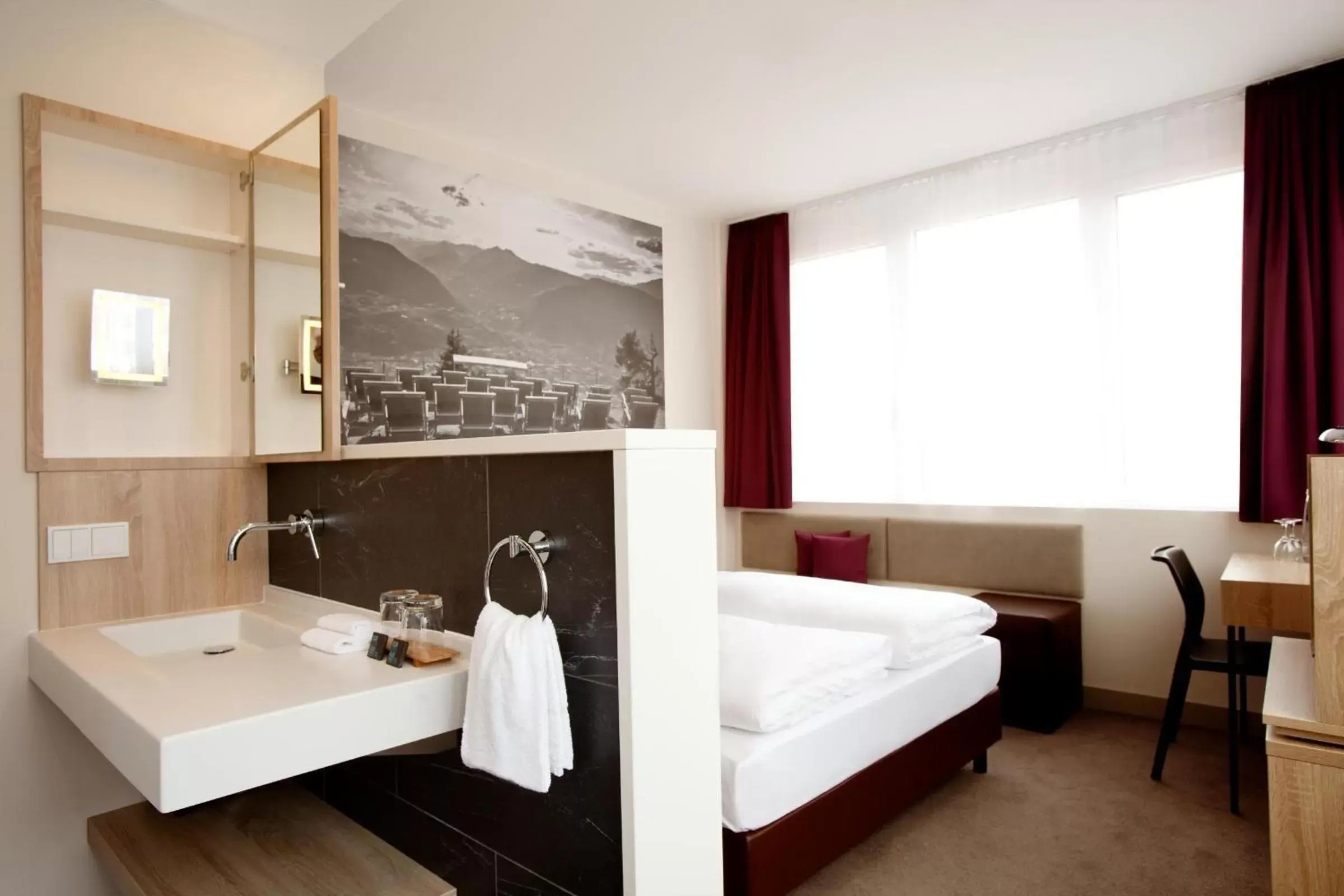 Photo of the whole room, Bathroom in Vienna House Easy by Wyndham München
