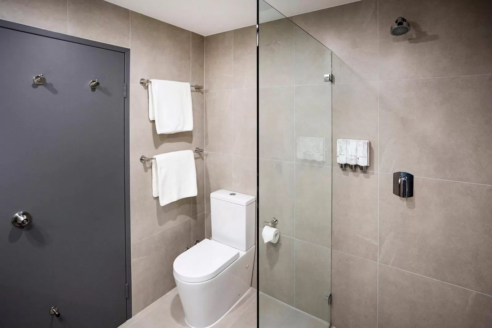 Bathroom in Mantra Bathurst