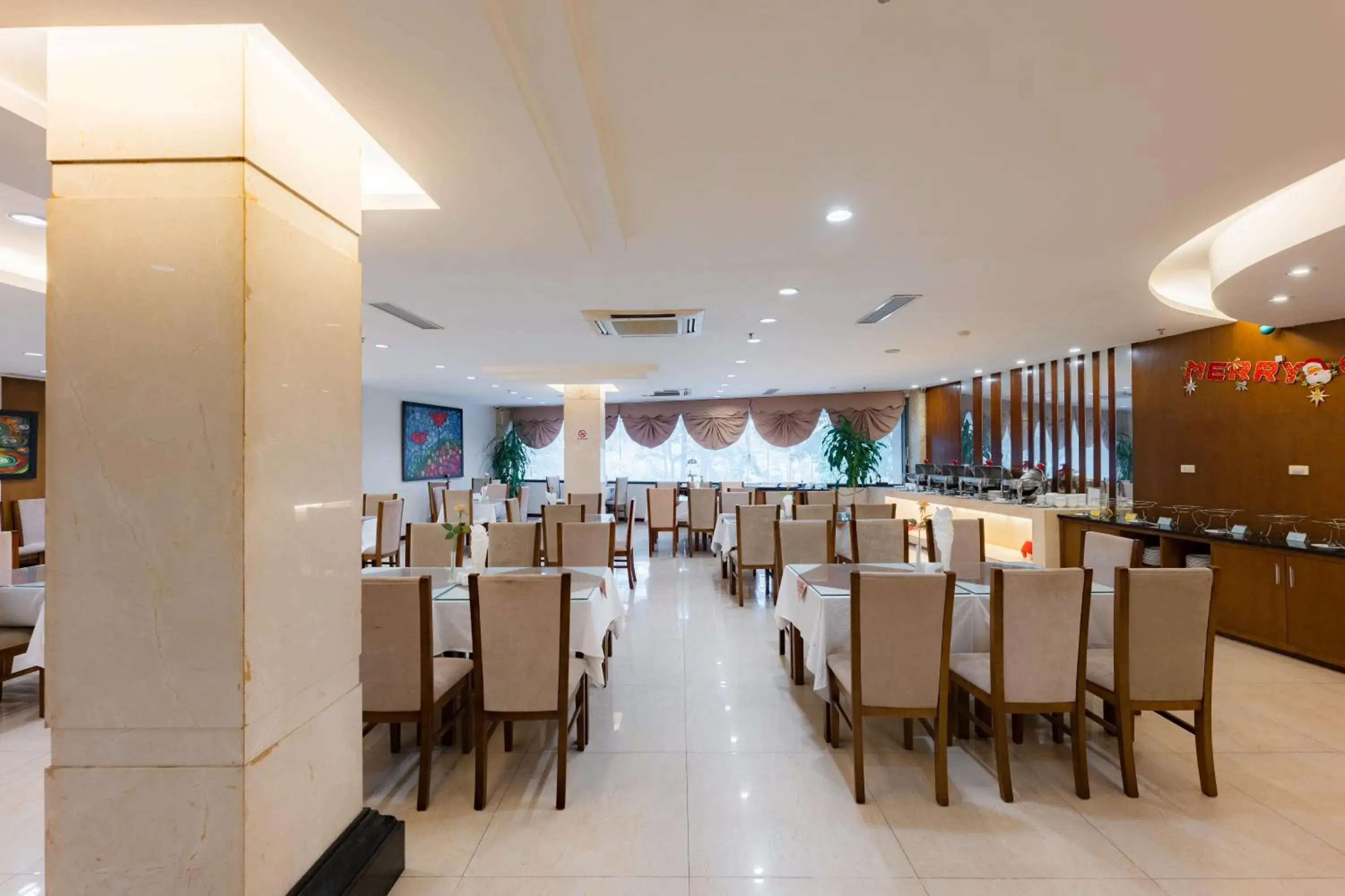 Restaurant/Places to Eat in Riverside Hanoi Hotel