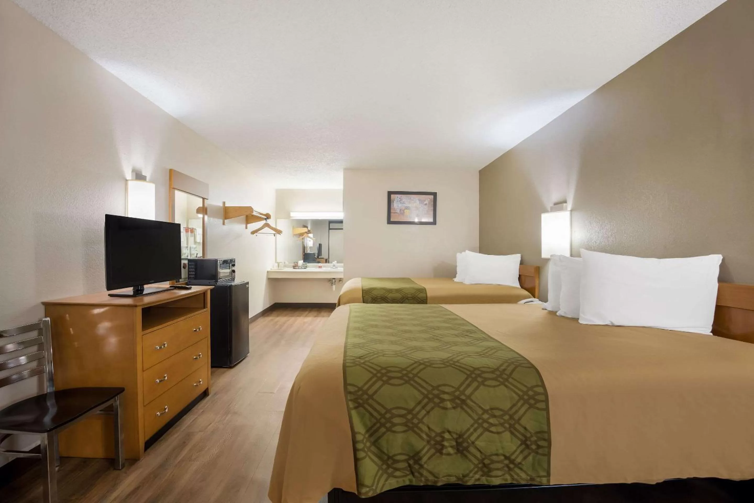 Bedroom in Econo Lodge Live Oak